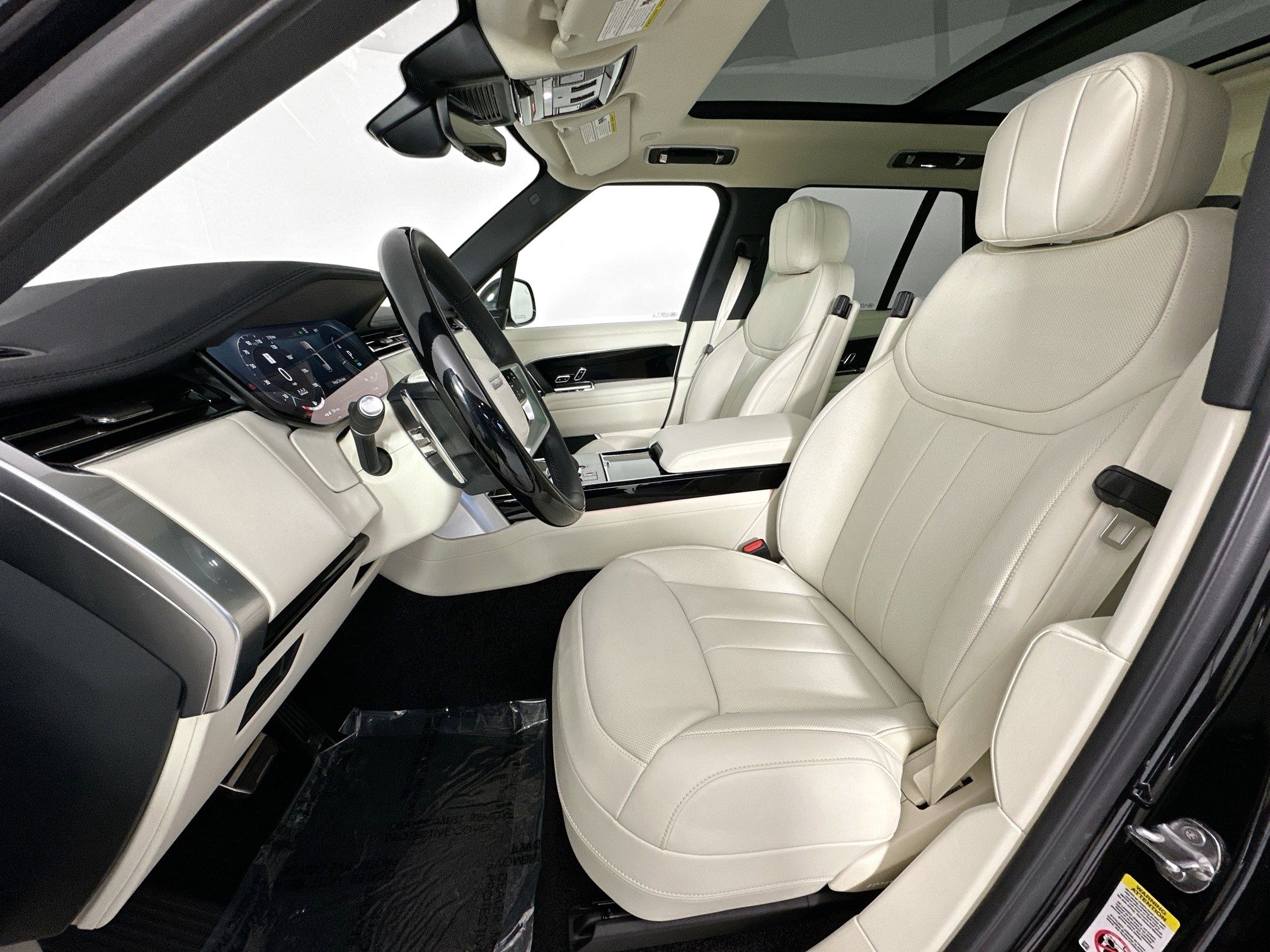 new 2026 Land Rover Range Rover Plug-In Hybrid car, priced at $133,760