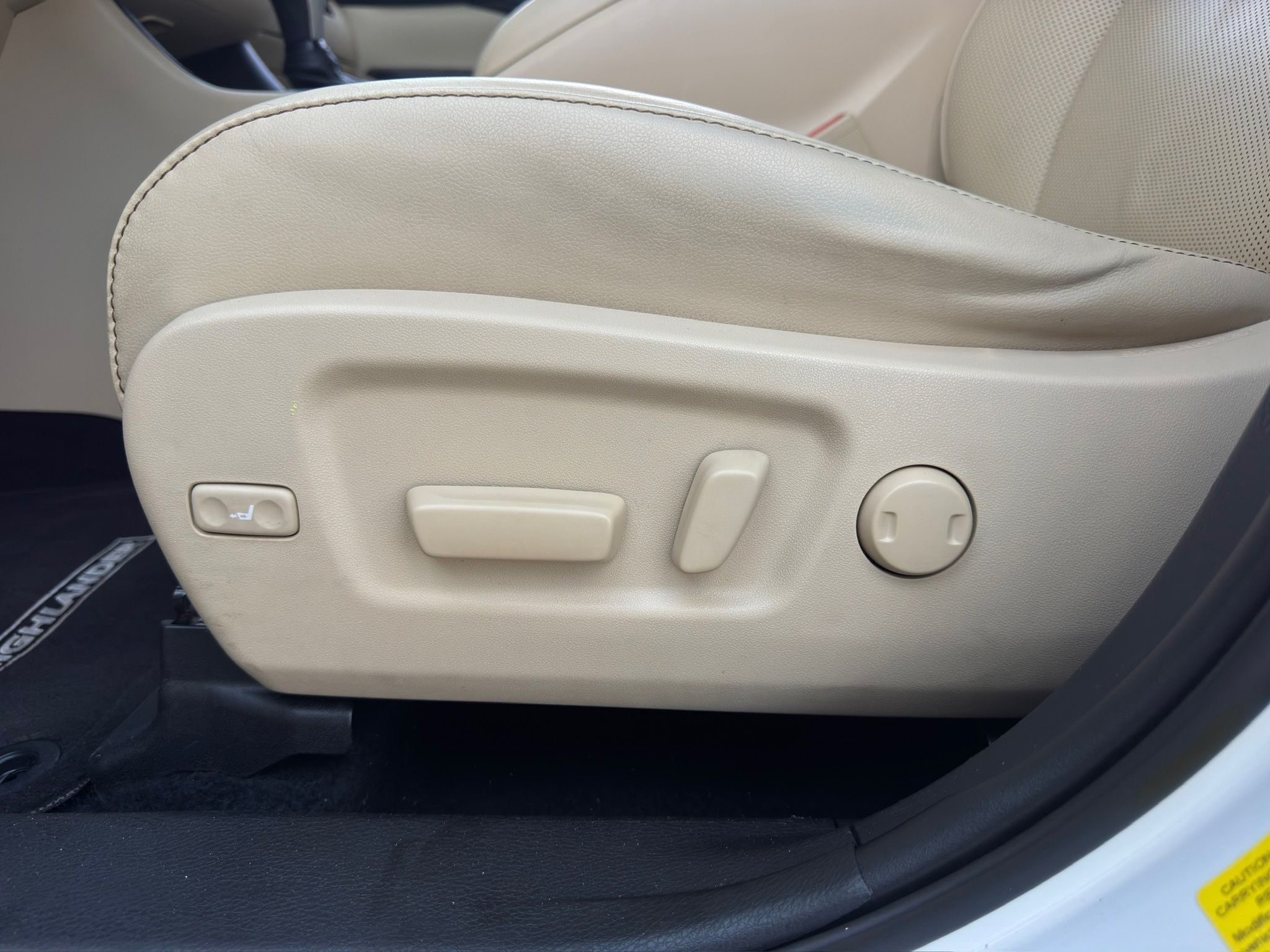 2019 Toyota Highlander Limited Platinum White at Gullo Toyota
