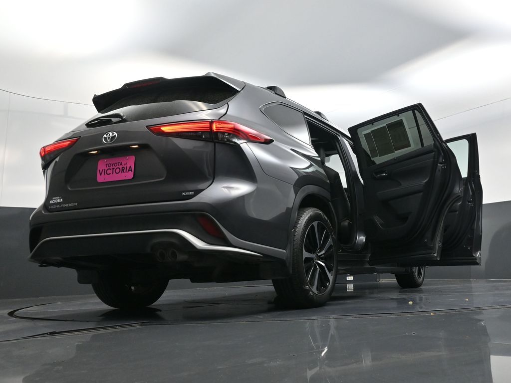 2021 Toyota Highlander XSE Gray at Autostrade