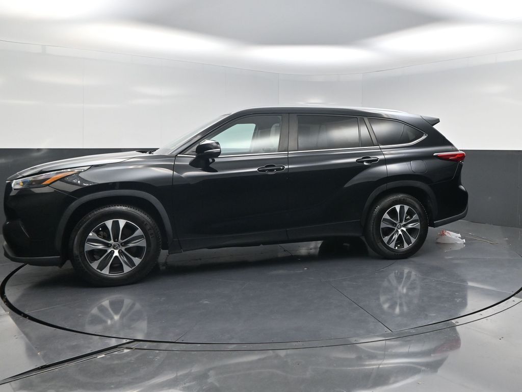 2023 Toyota Highlander XLE - 2