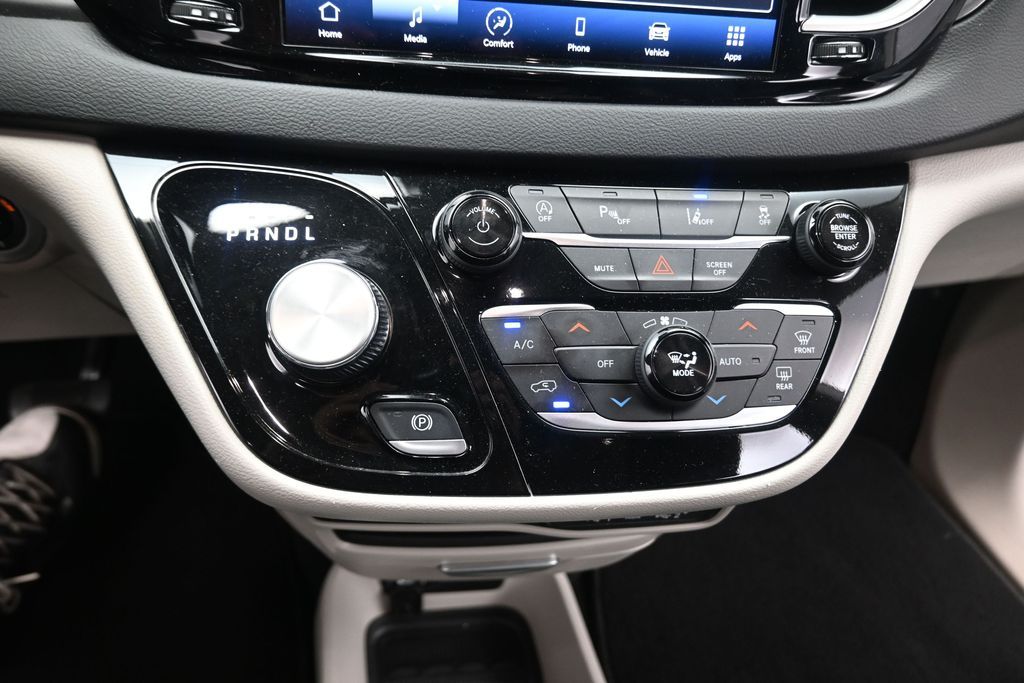 2024 Chrysler Pacifica Touring L White at Texan Dodge Chrysler Jeep Ram
