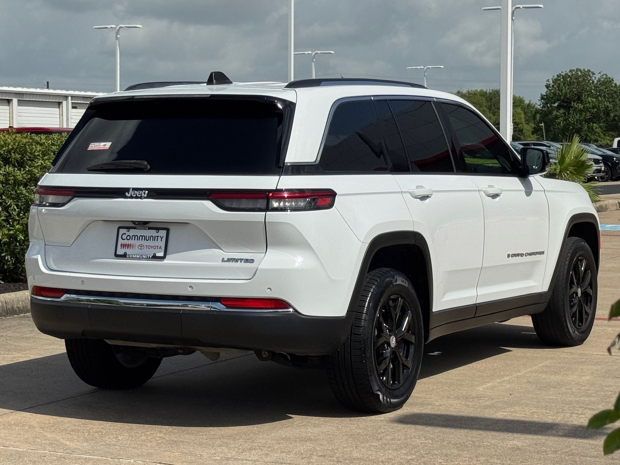 2023 Jeep Grand Cherokee Limited White at River Oaks CDJR