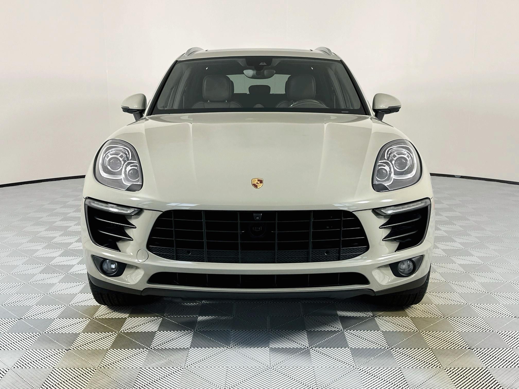 used 2018 Porsche Macan car