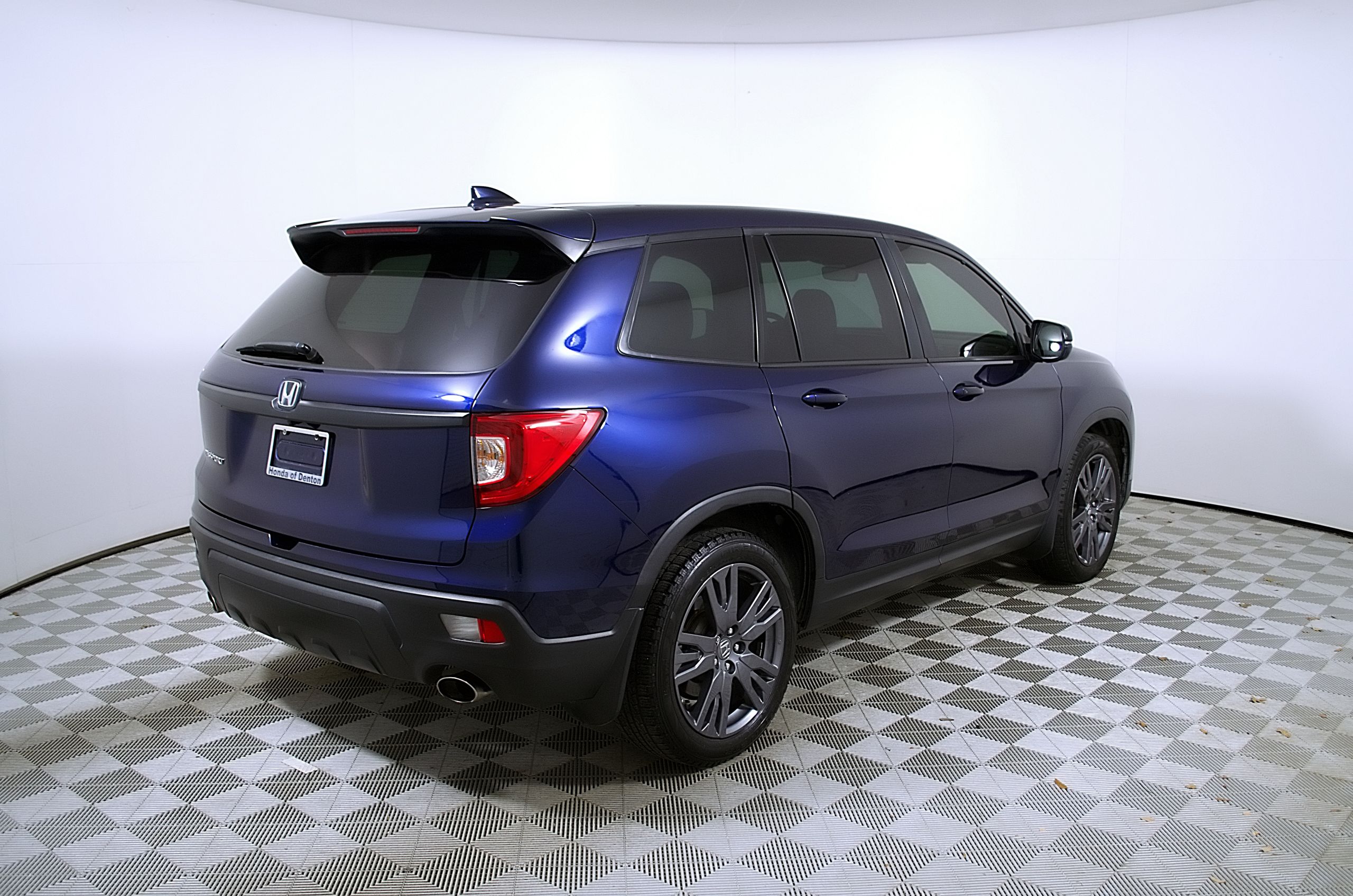View vehicle photo 7