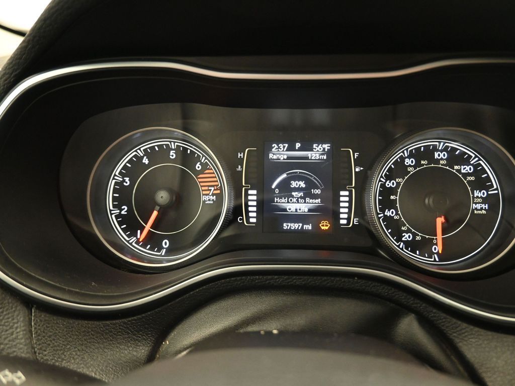 2020 Jeep Cherokee Latitude Black at DeMontrond Auto Country