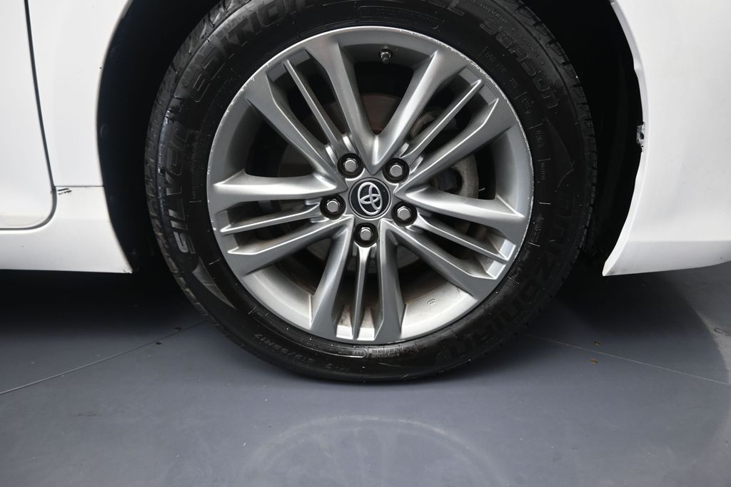 2017 Toyota Camry SE Silver at Emmons Autoplex