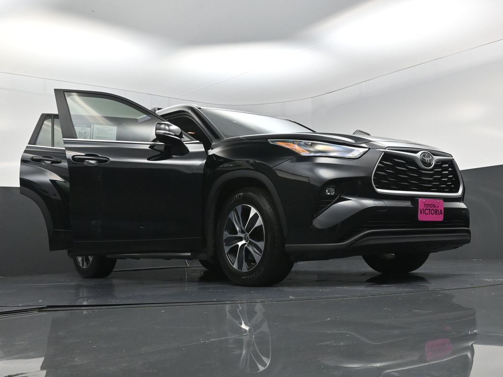 2024 Toyota Highlander XLE Black at Don McGill Toyota