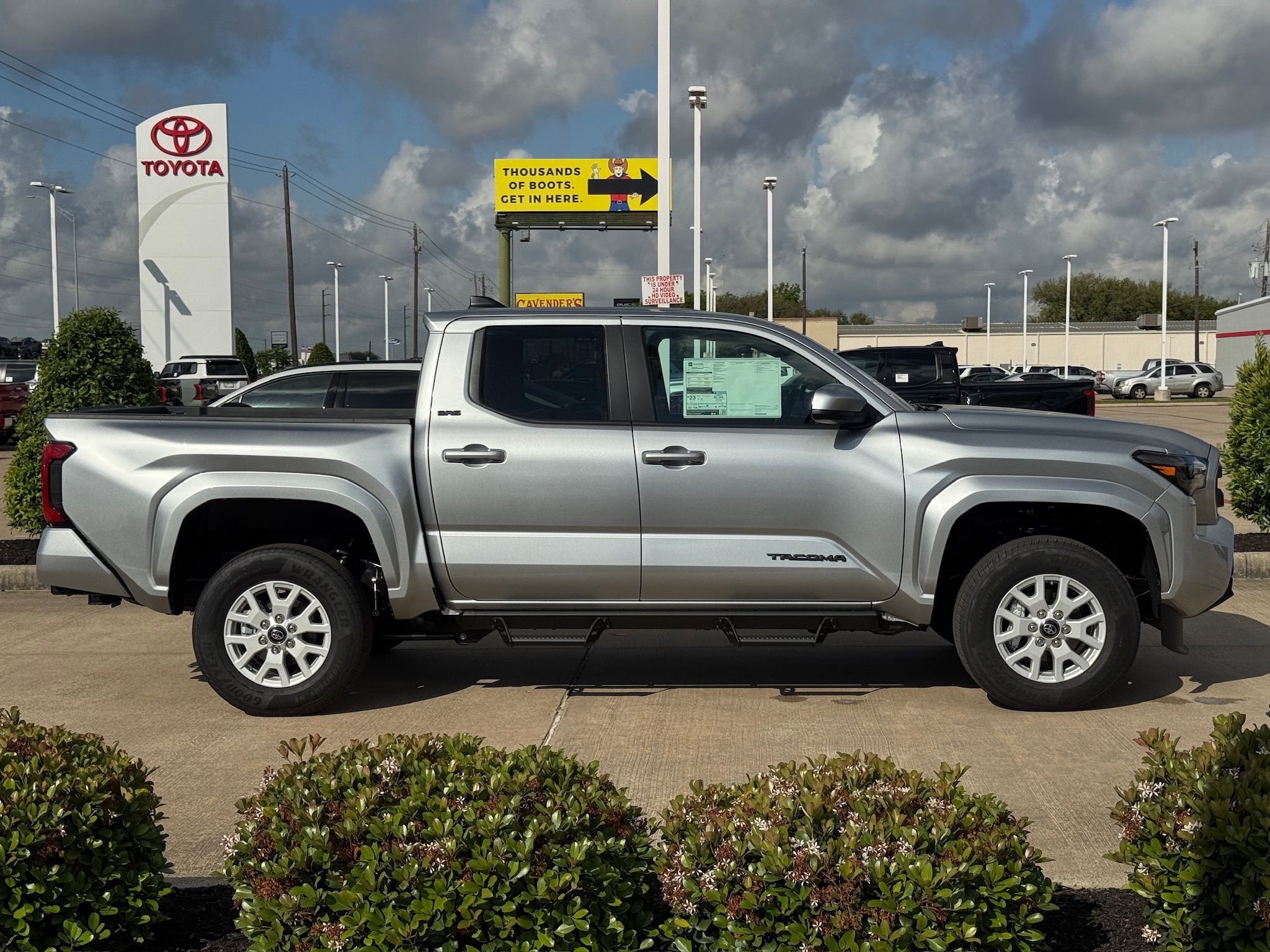2026 Toyota Tacoma SR5 - 8