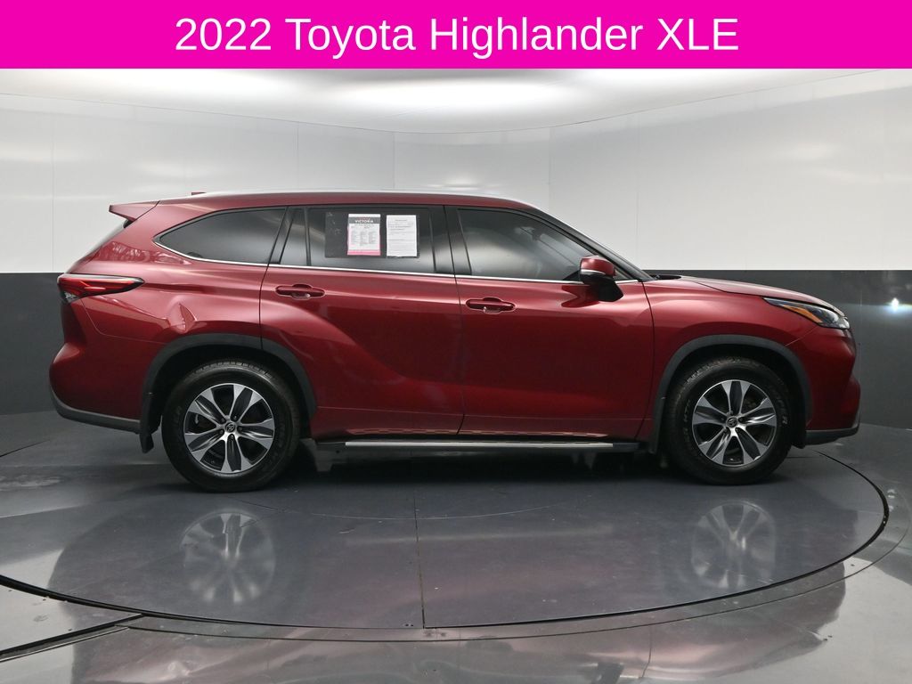 2022 Toyota Highlander XLE Red at Emmons Autoplex