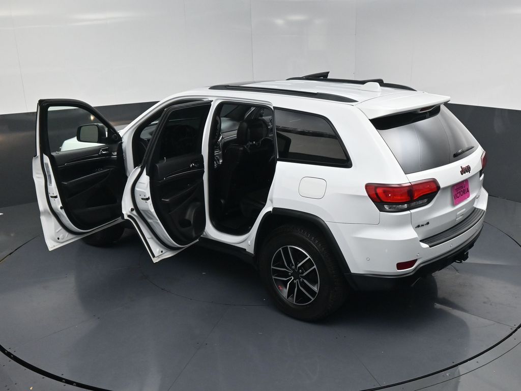 2019 Jeep Grand Cherokee Trailhawk White at Genesis of Spring
