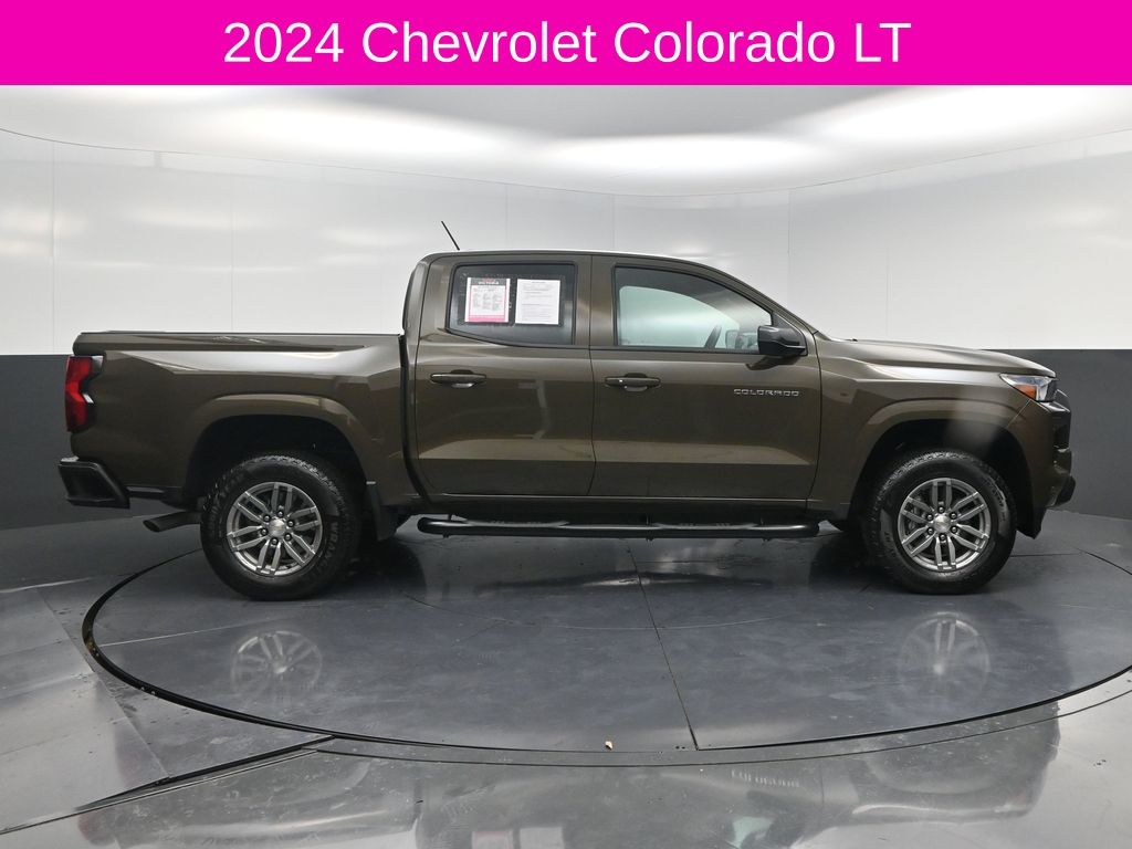 2024 Chevrolet Colorado LT - 3