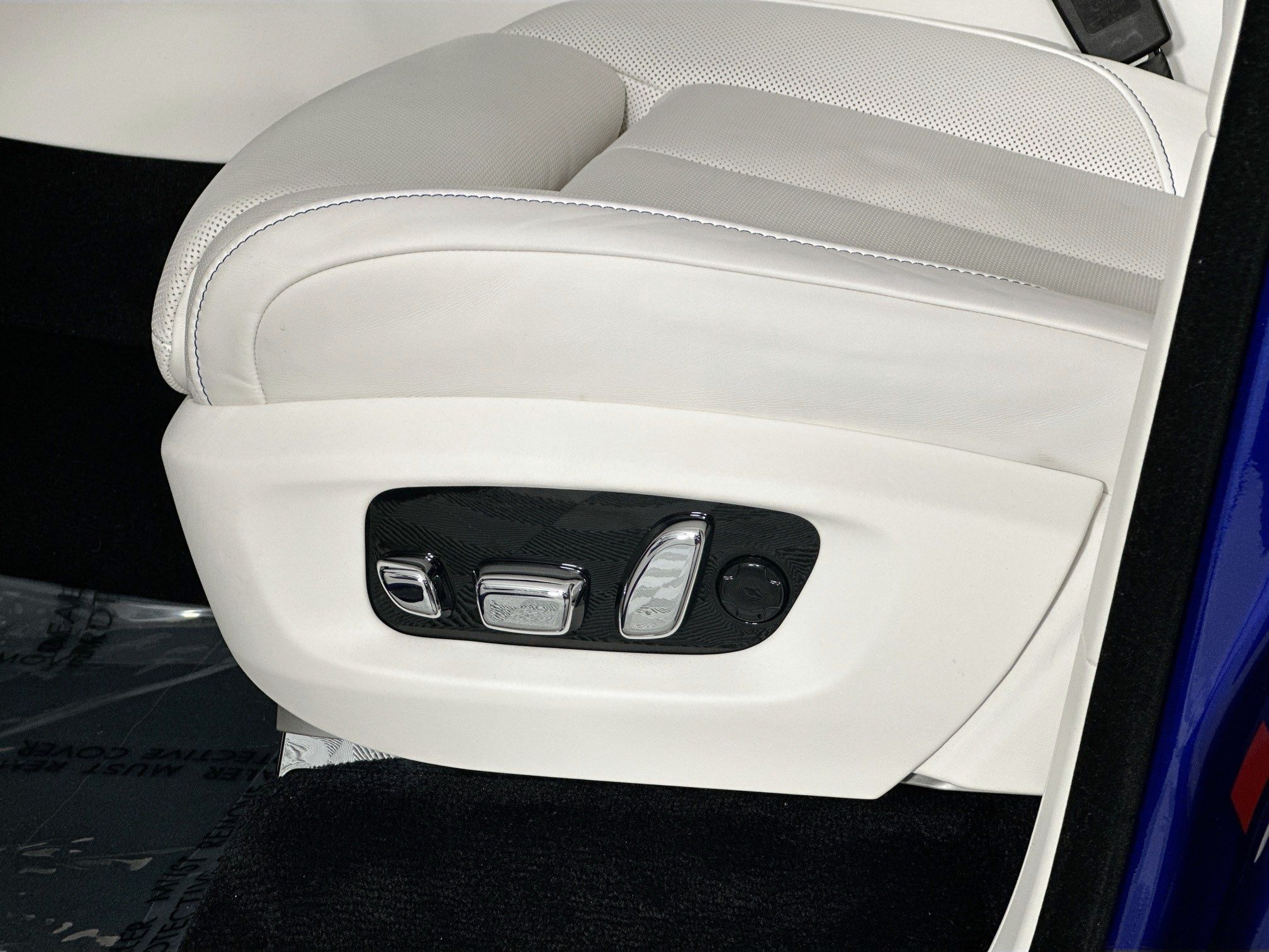 used 2025 Rolls-Royce Cullinan car, priced at $467,575