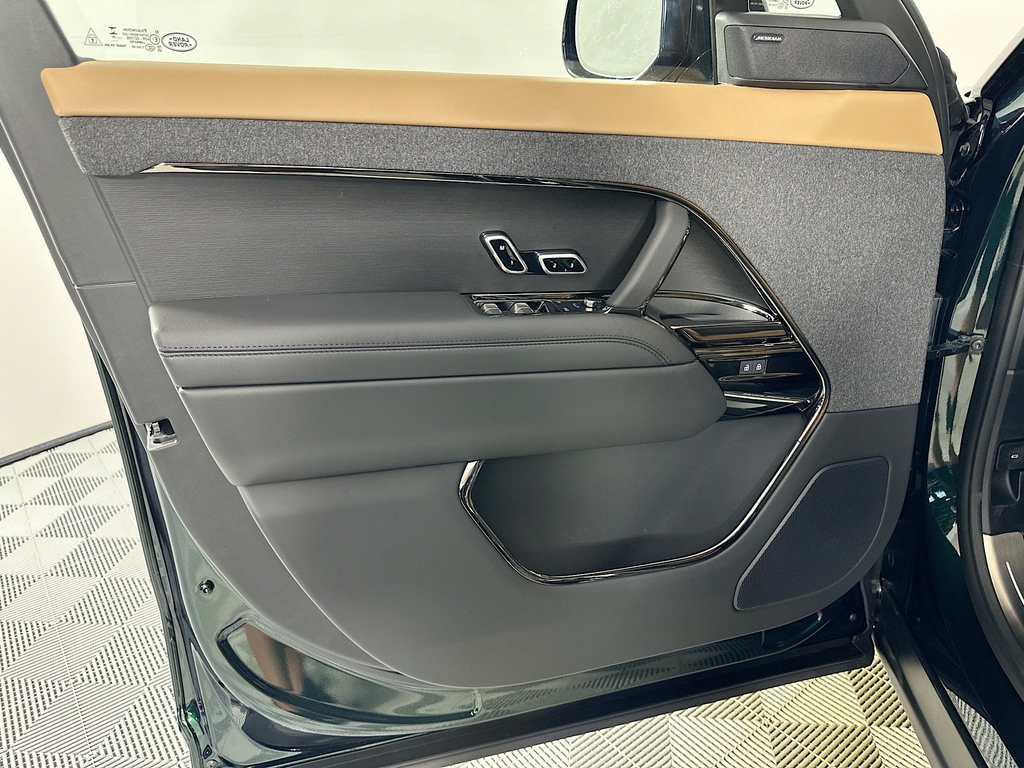new 2026 Land Rover Range Rover Sport car, priced at $122,575