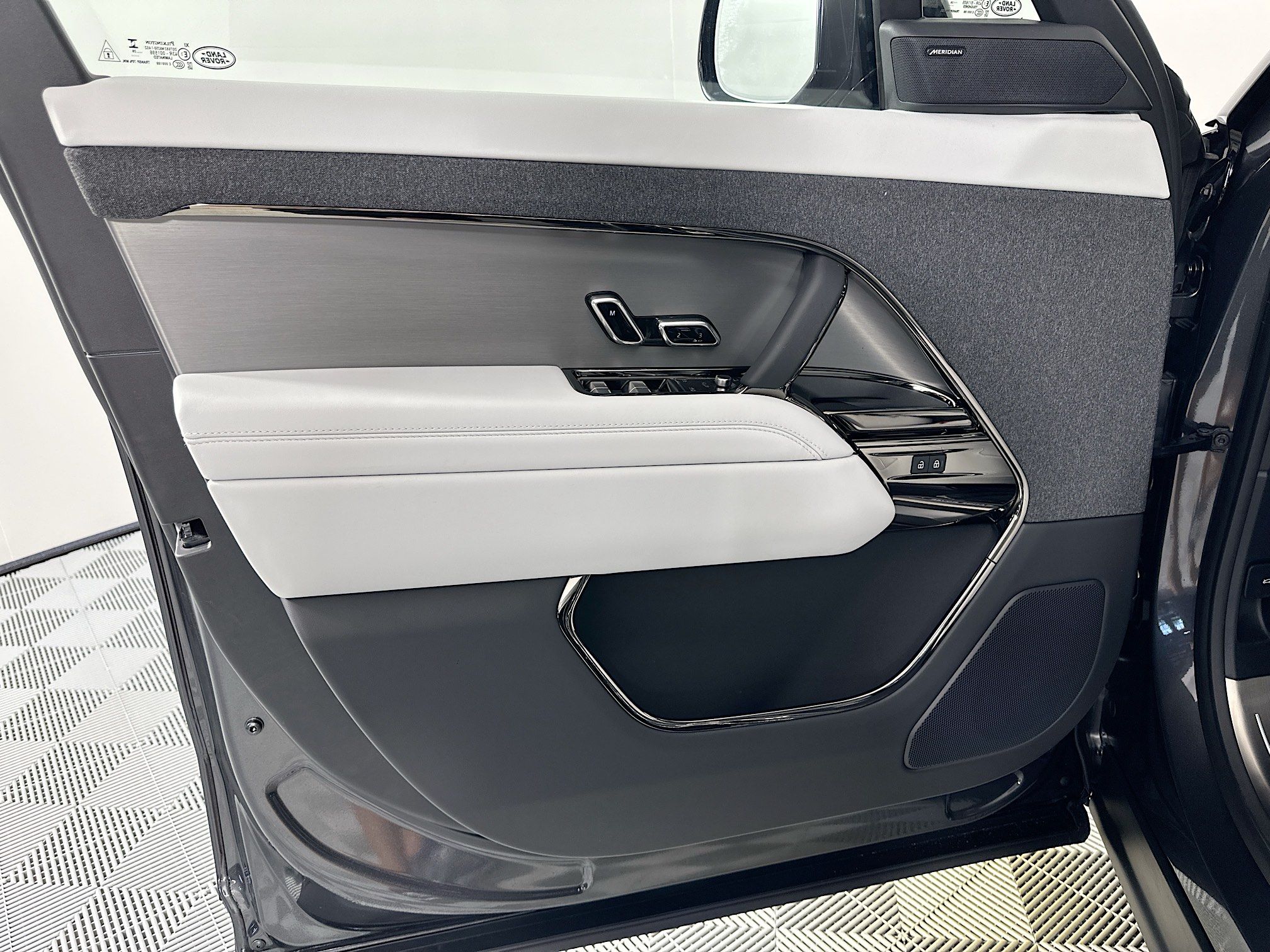 new 2026 Land Rover Range Rover Sport car, priced at $88,570
