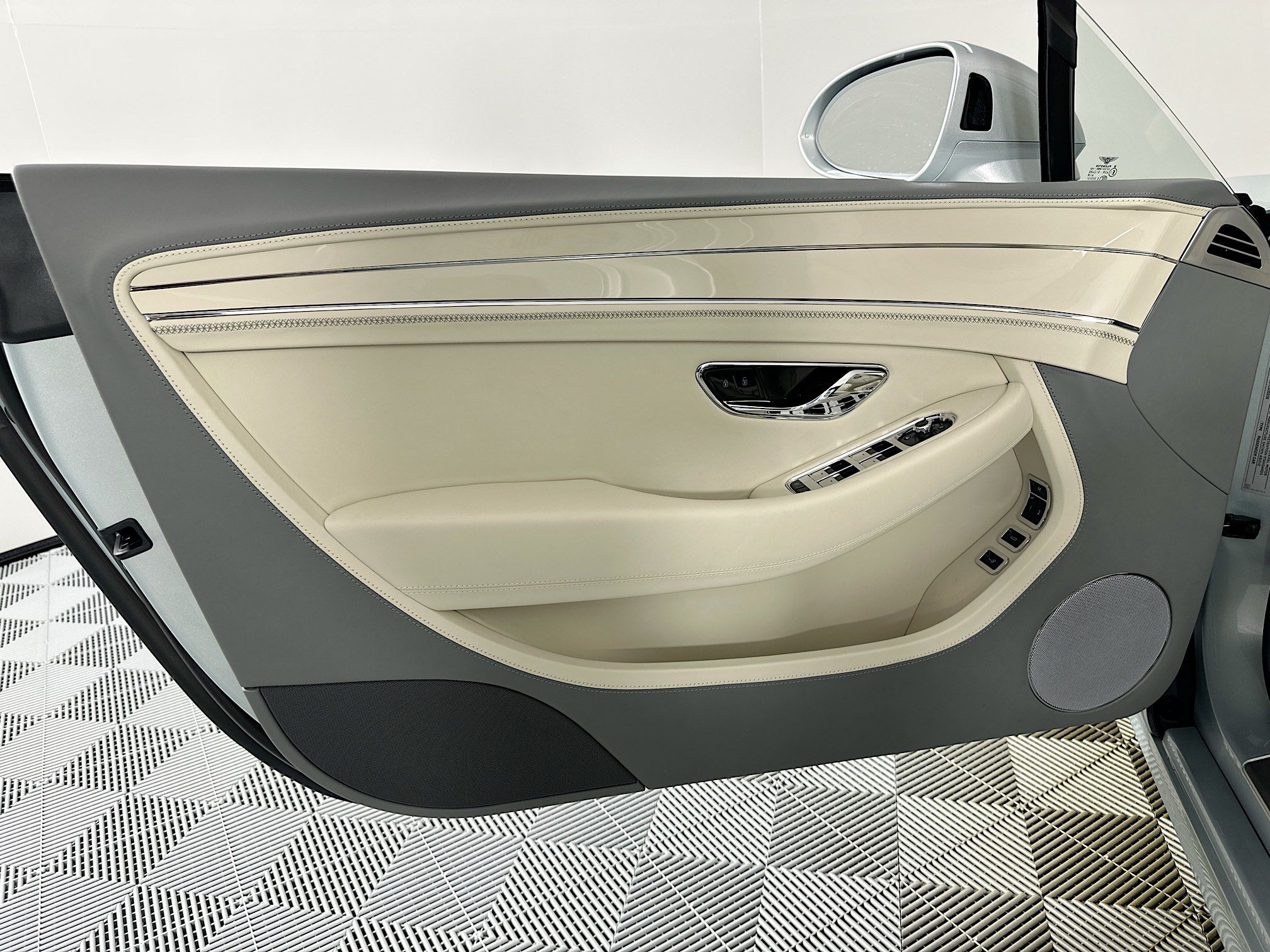 new 2026 Bentley Continental GTC car