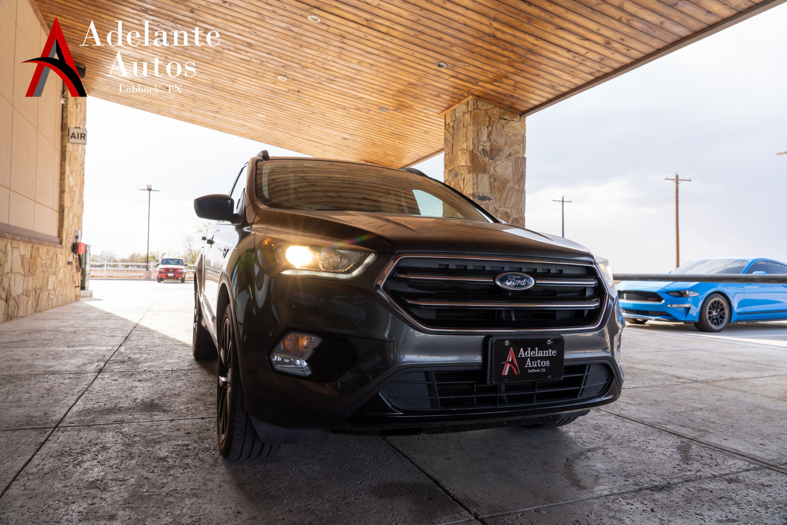 View vehicle photo 3