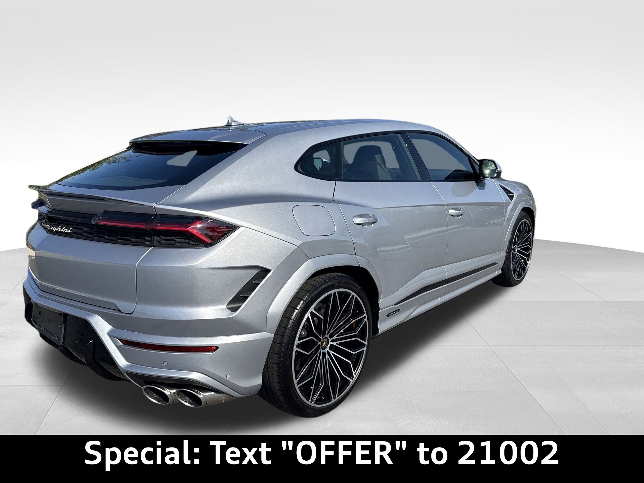 2025 Lamborghini Urus SE photo 4