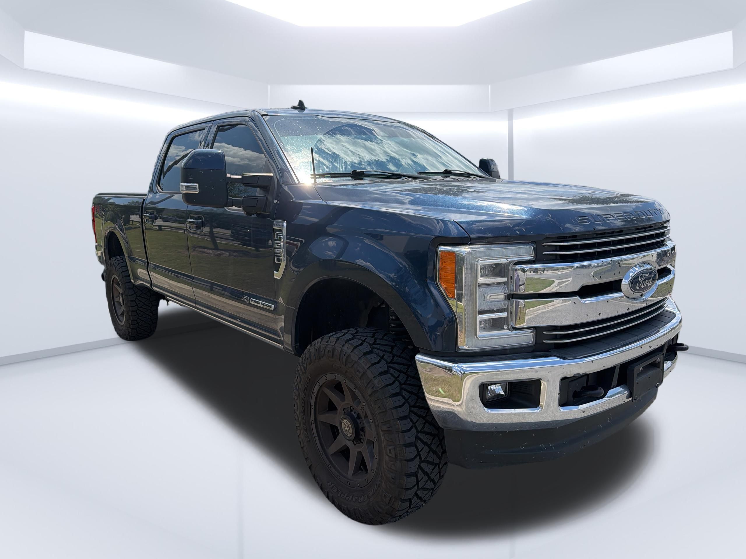 2019 Ford F-250 Lariat 4x4 Crew Cab 6-3/4' Box's photo