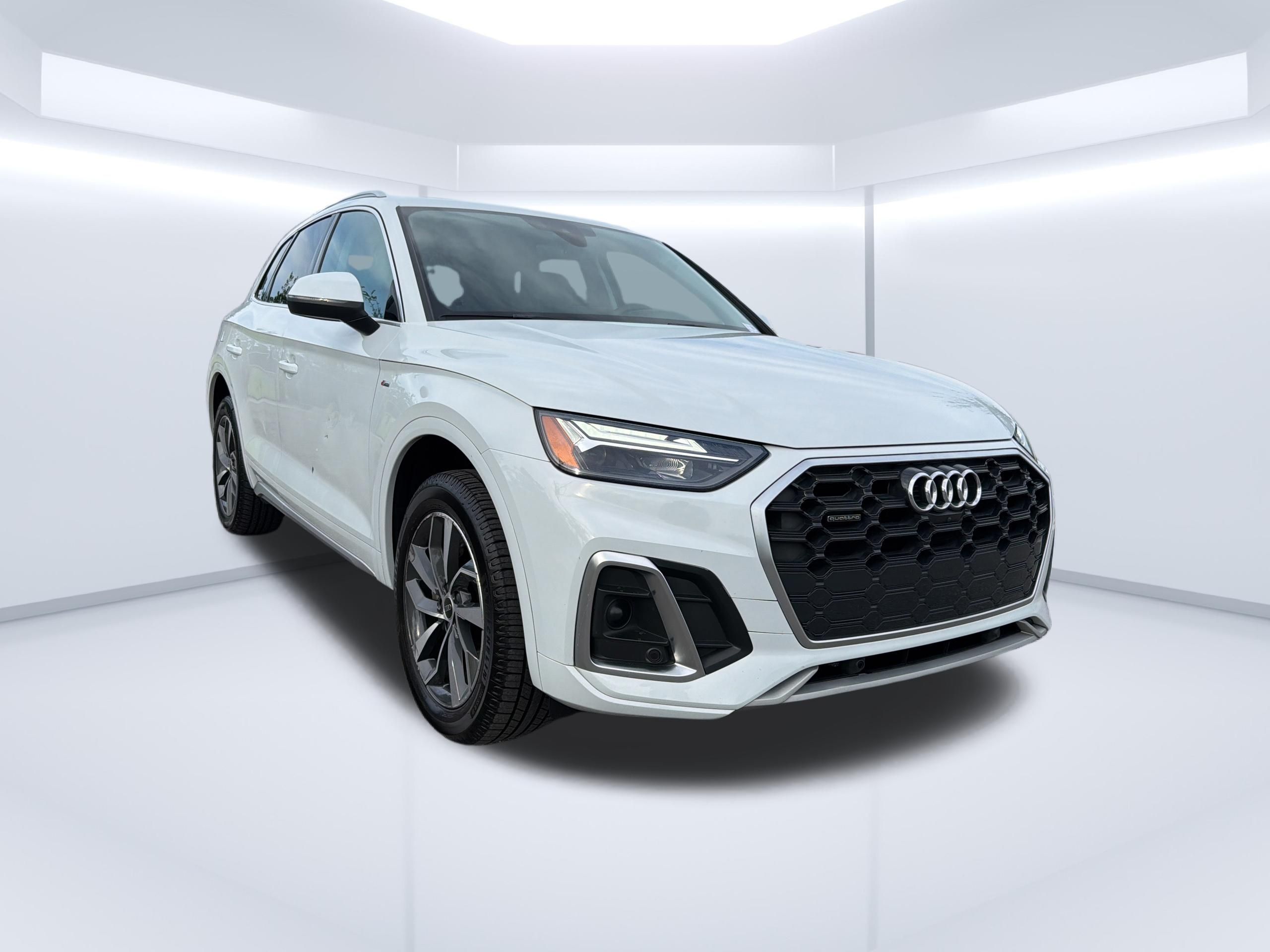 2023 Audi Q5 45 Premium Plus's photo