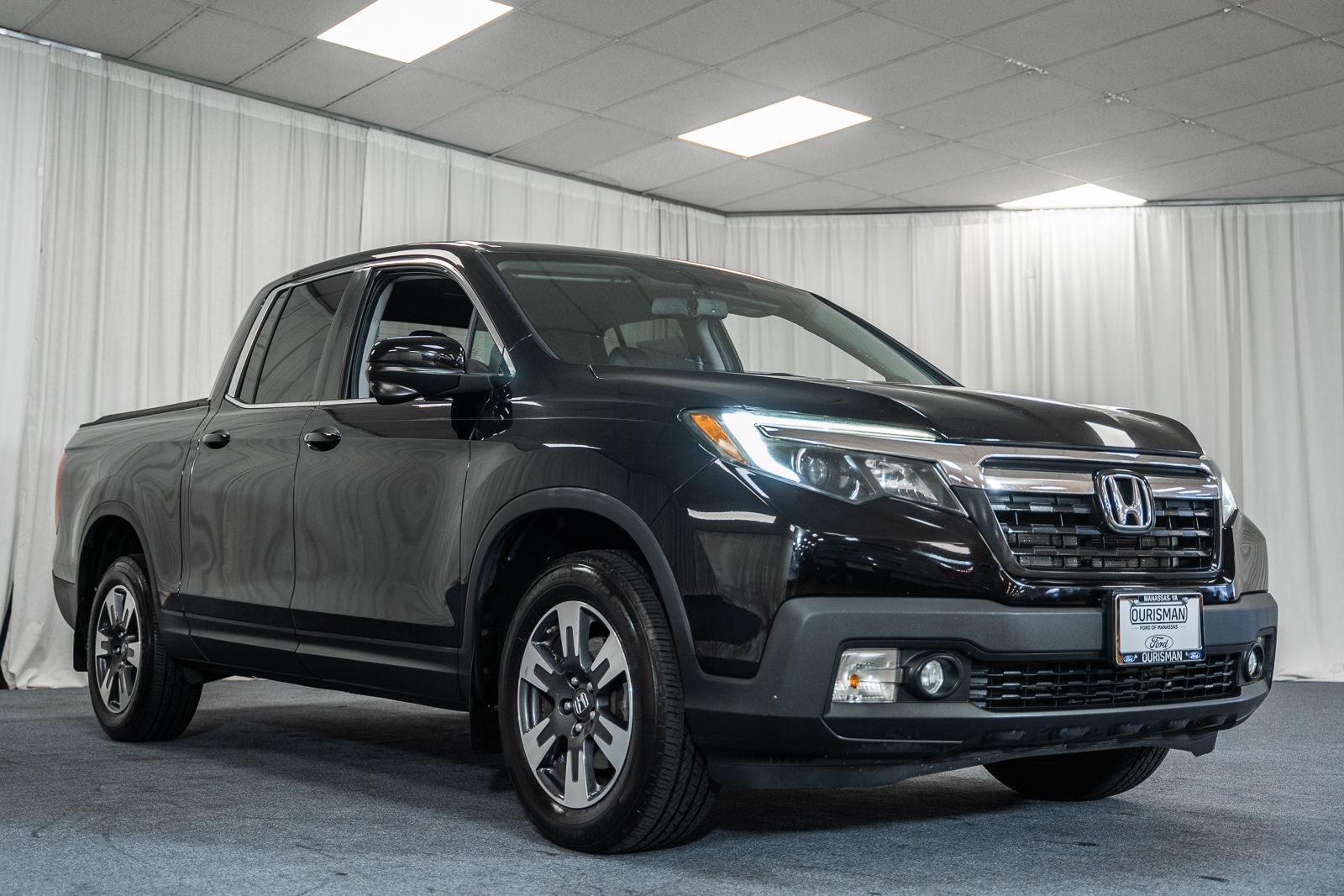 Crystal Black Pearl 2017 Honda Ridgeline RTL-T AWD Pickup Truck All-Wheel Drive 6-Speed Automatic