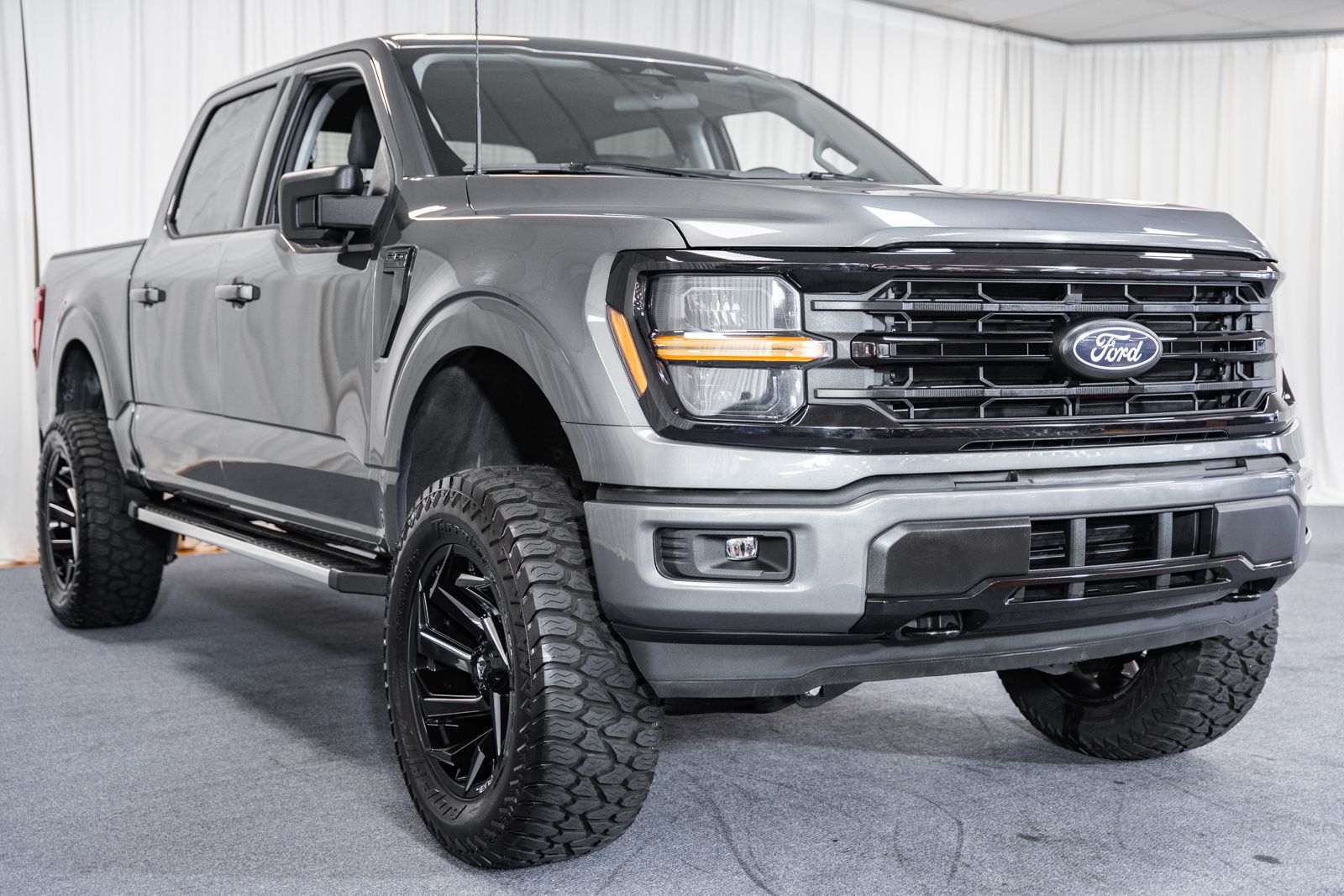 Carbonized Gray Metallic 2025 Ford F-150 Pickup Truck Four-Wheel Drive Automatic
