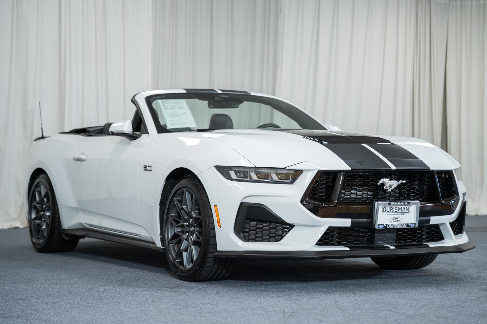 Oxford White 2024 Ford Mustang Convertible Rear-Wheel Drive 6-Speed Manual