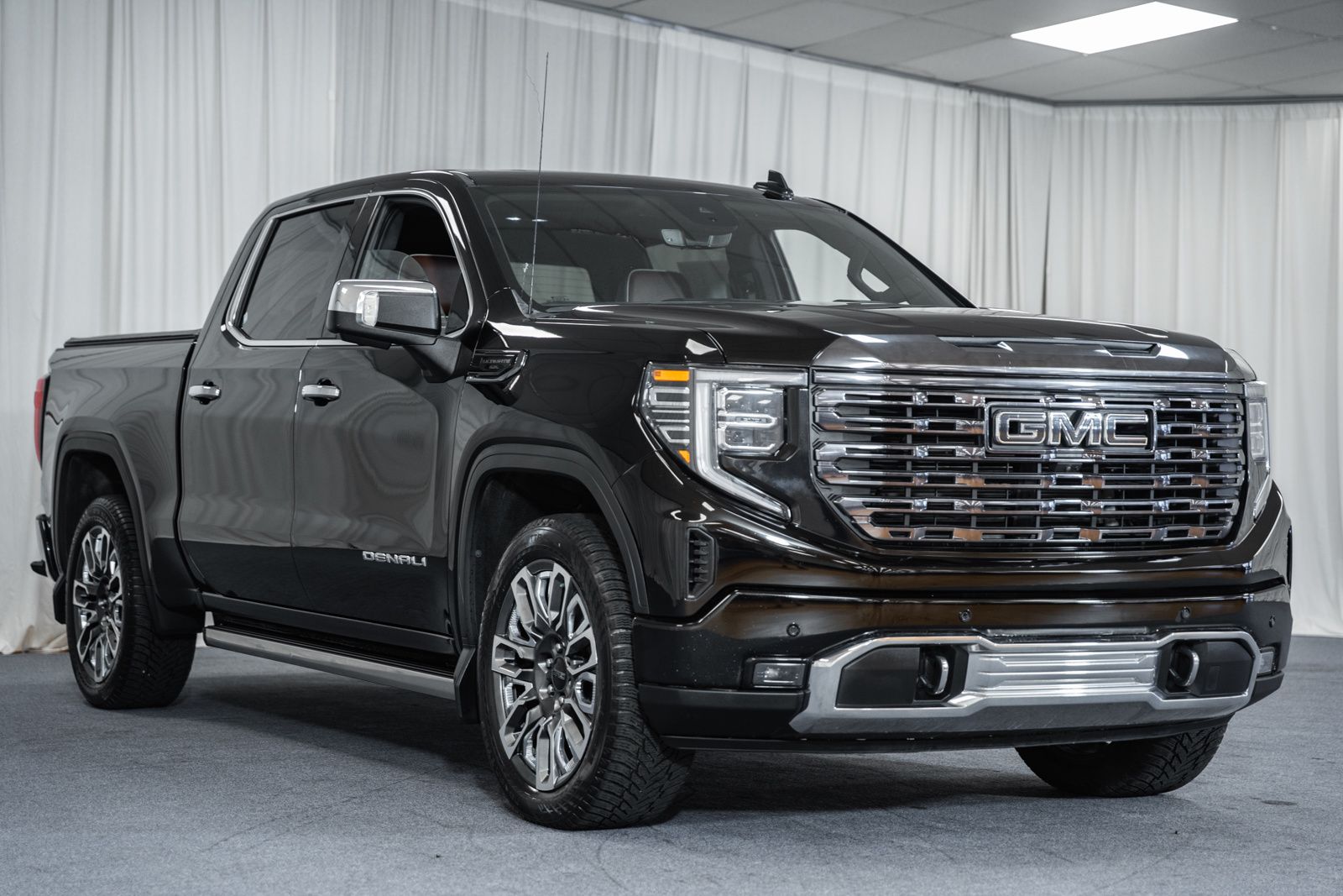 Onyx Black 2023 GMC Sierra 1500 Pickup Truck Four-Wheel Drive Automatic