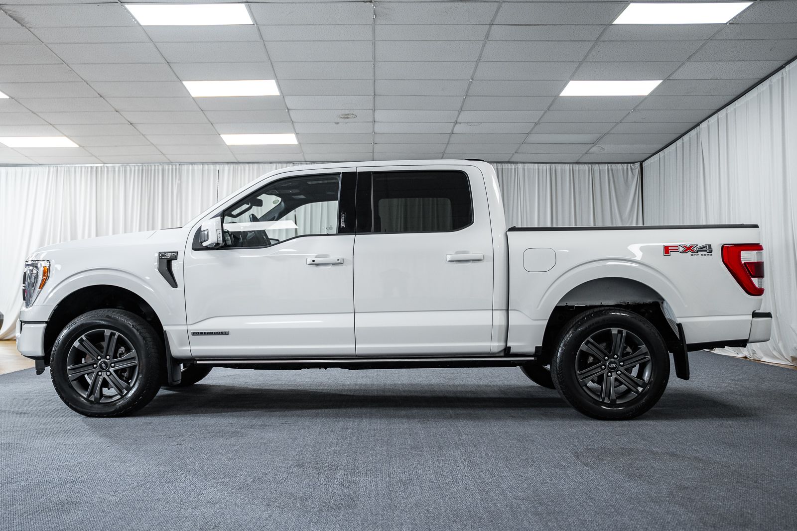 View vehicle photo 5