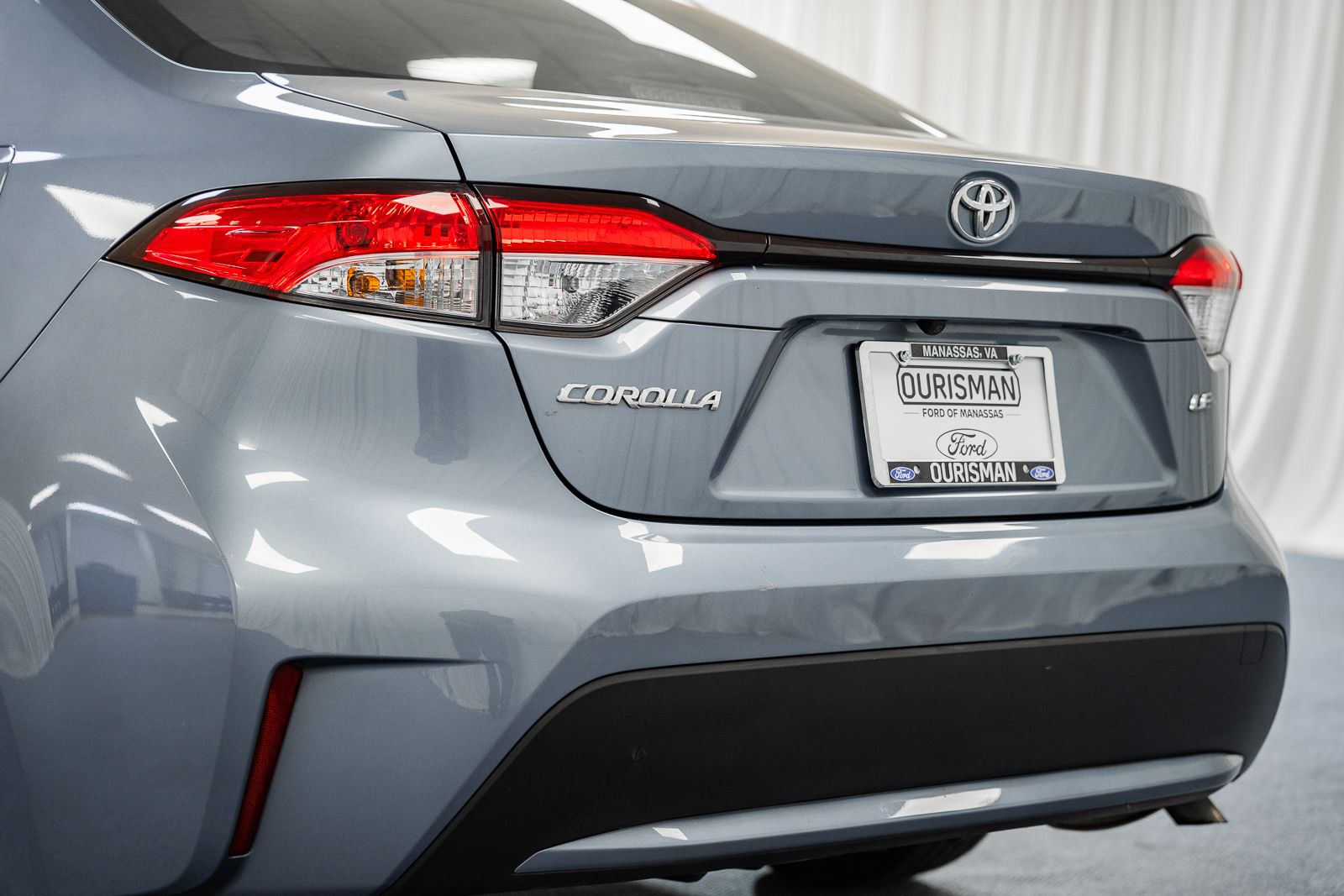 View vehicle photo 6