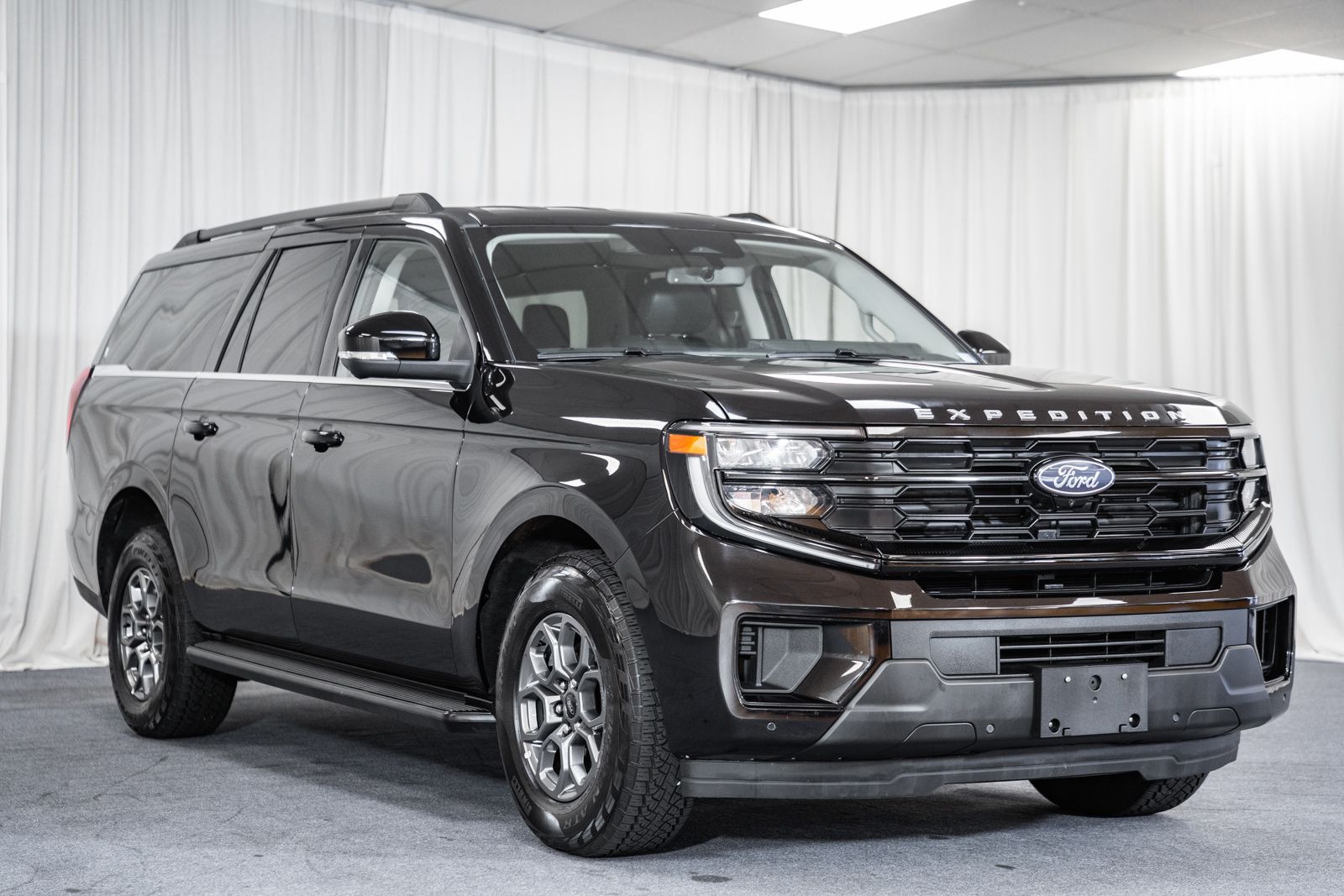 Agate Black Metallic 2026 Ford Expedition SUV / Crossover Four-Wheel Drive Automatic