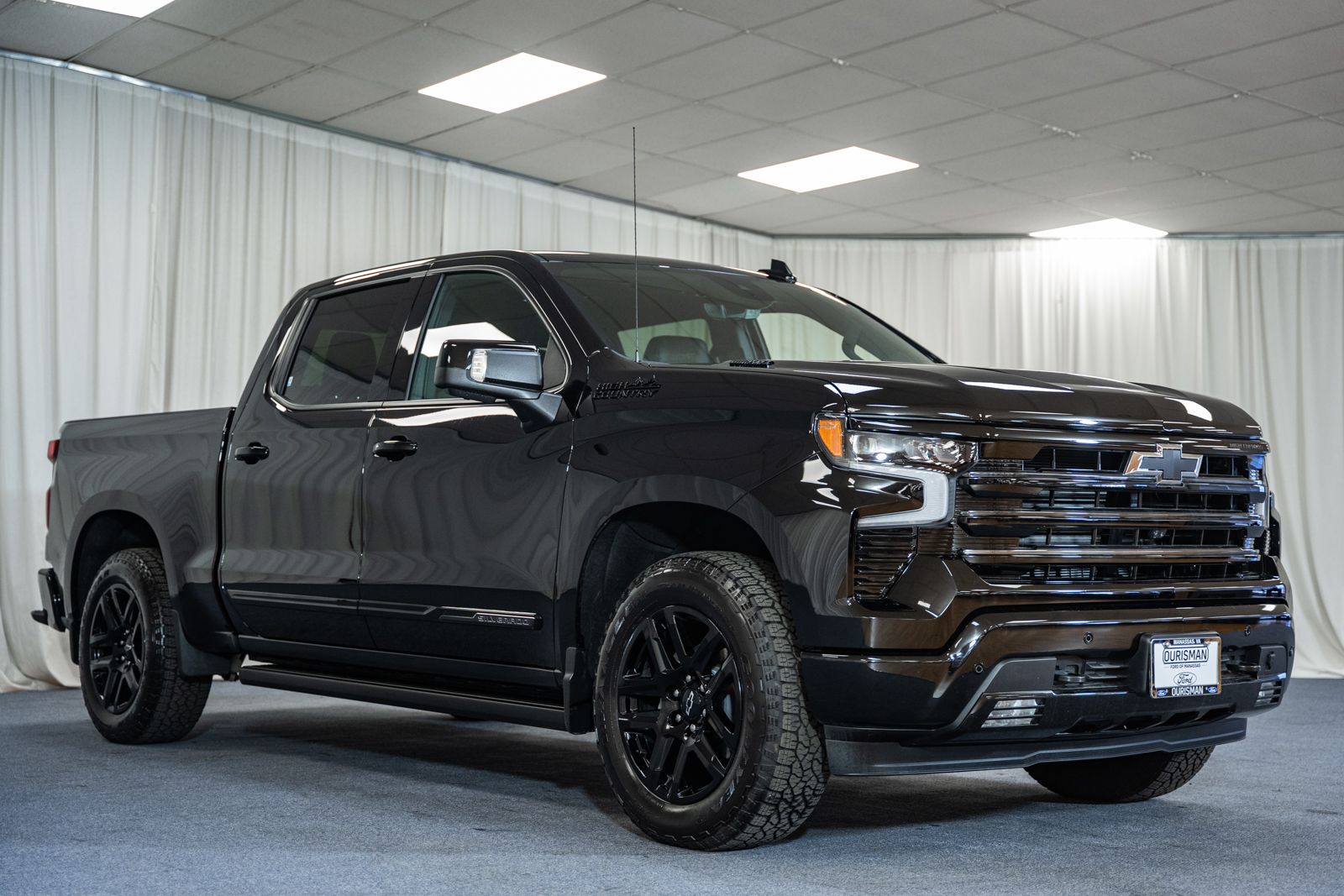 2026 Chevrolet Silverado 1500 High Country Crew Cab 4WD