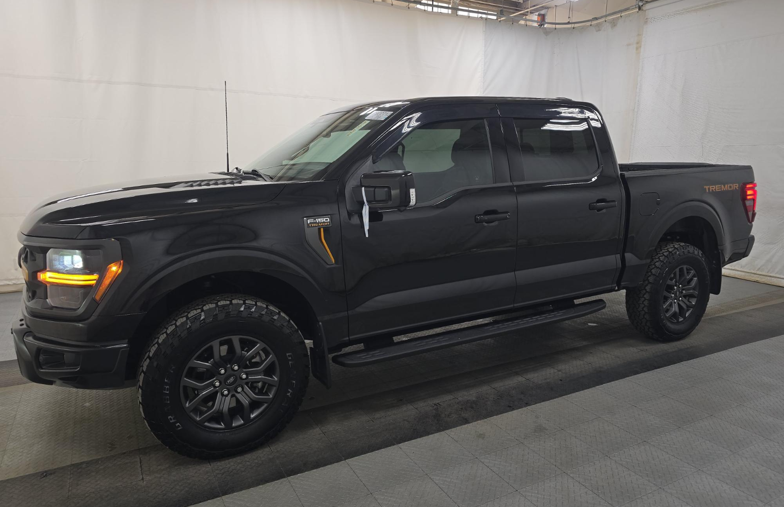 Agate Black Metallic 2025 Ford F-150 Tremor SuperCrew 4WD Pickup Truck Four-Wheel Drive Automatic