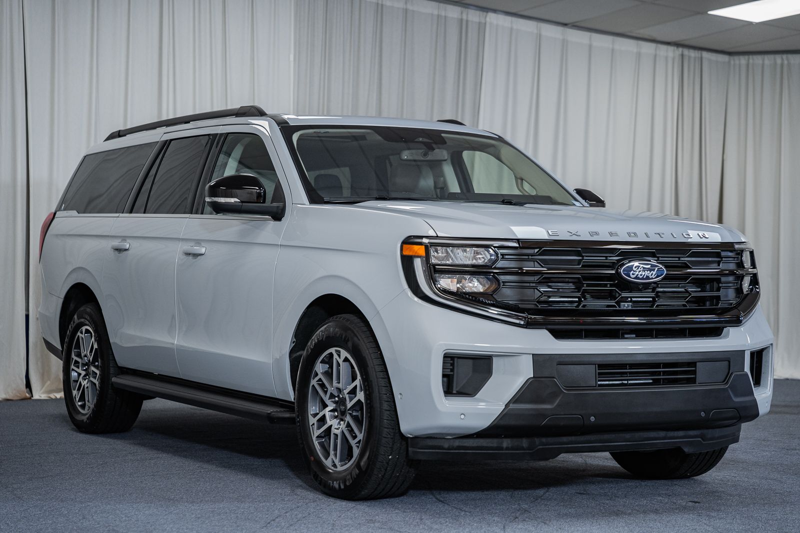 Space Silver Metallic 2025 Ford Expedition SUV / Crossover 4X2 Automatic