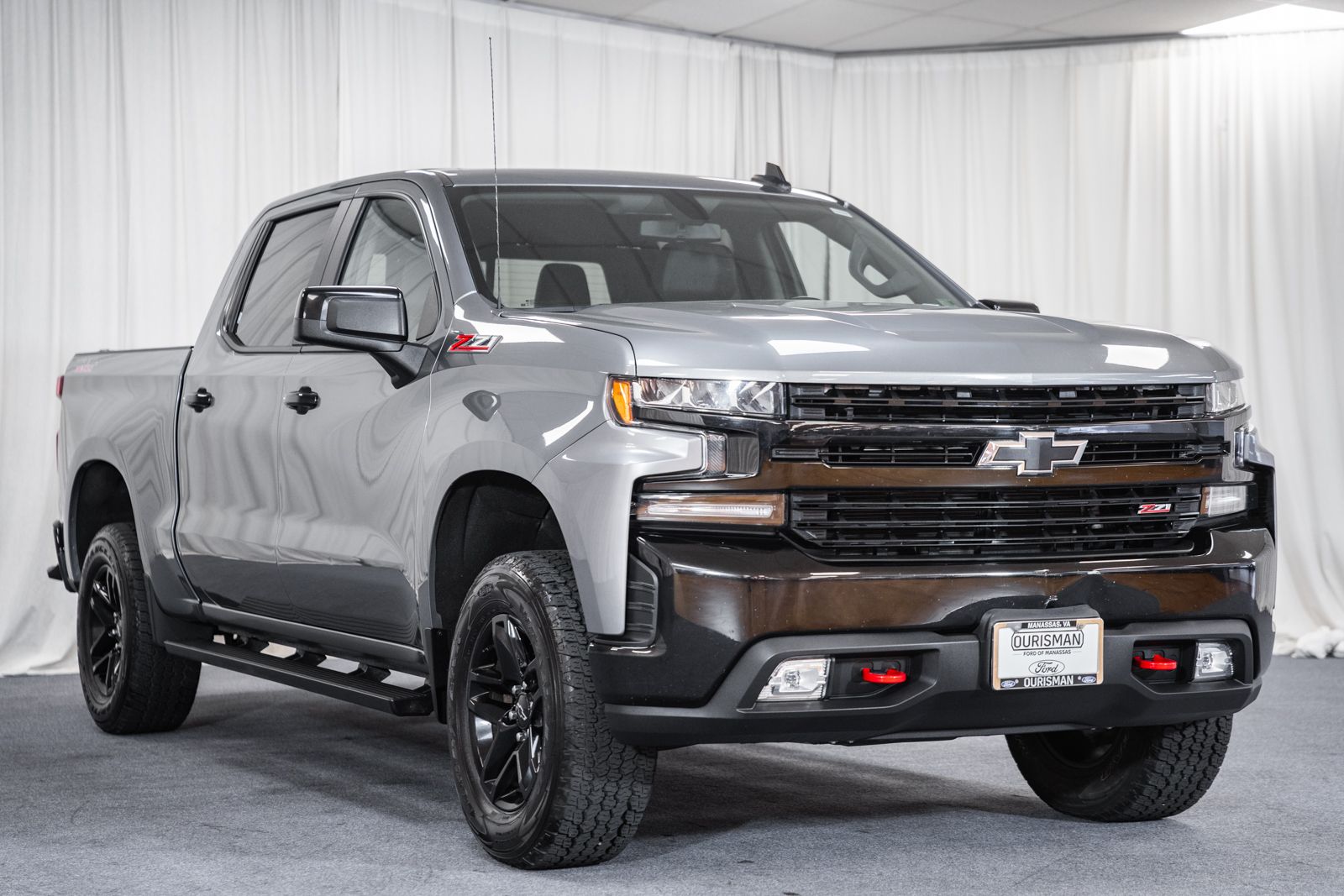 Gray (Steel Metallic) 2019 Chevrolet Silverado 1500 LT Trail Boss Crew Cab 4WD Pickup Truck Four-Wheel Drive 8-Speed Automatic
