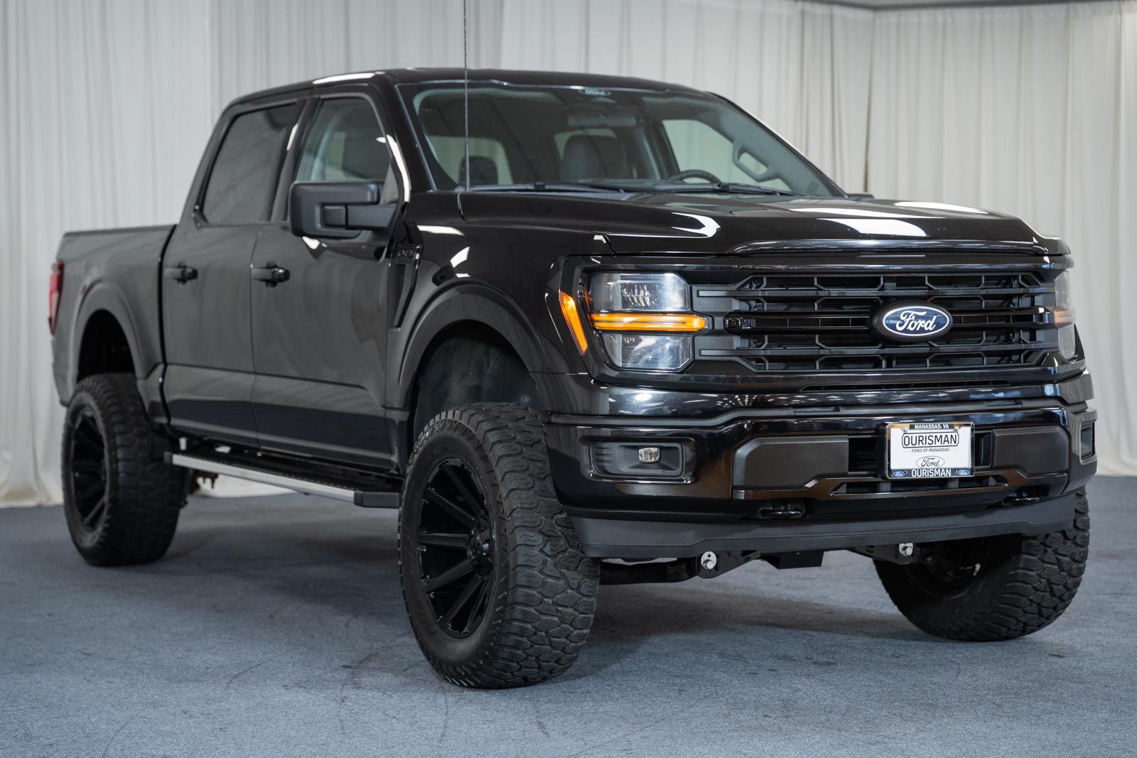 Agate Black Metallic 2025 Ford F-150 Pickup Truck Four-Wheel Drive Automatic