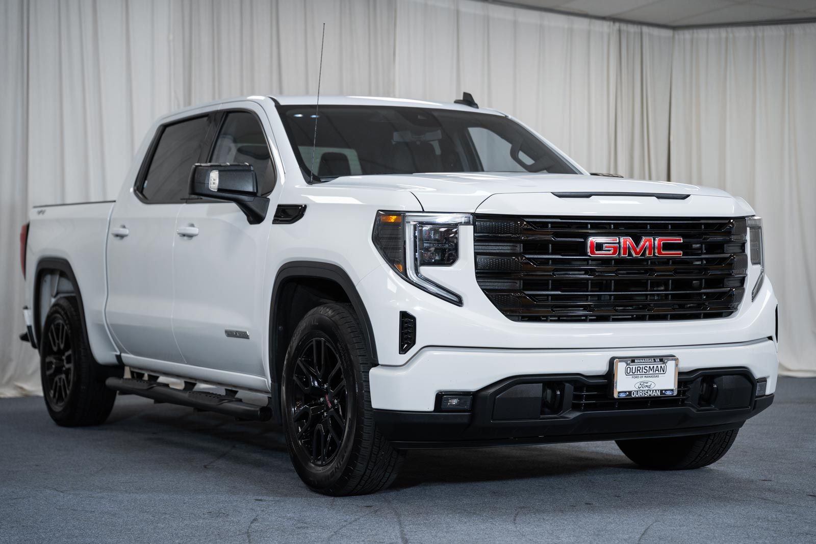 Summit White 2022 GMC Sierra 1500 Elevation Crew Cab 4WD Pickup Truck Four-Wheel Drive 8-Speed Automatic