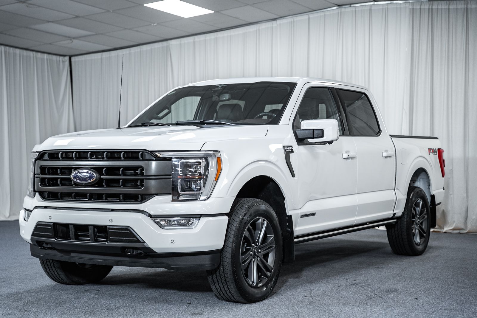 View vehicle photo 3