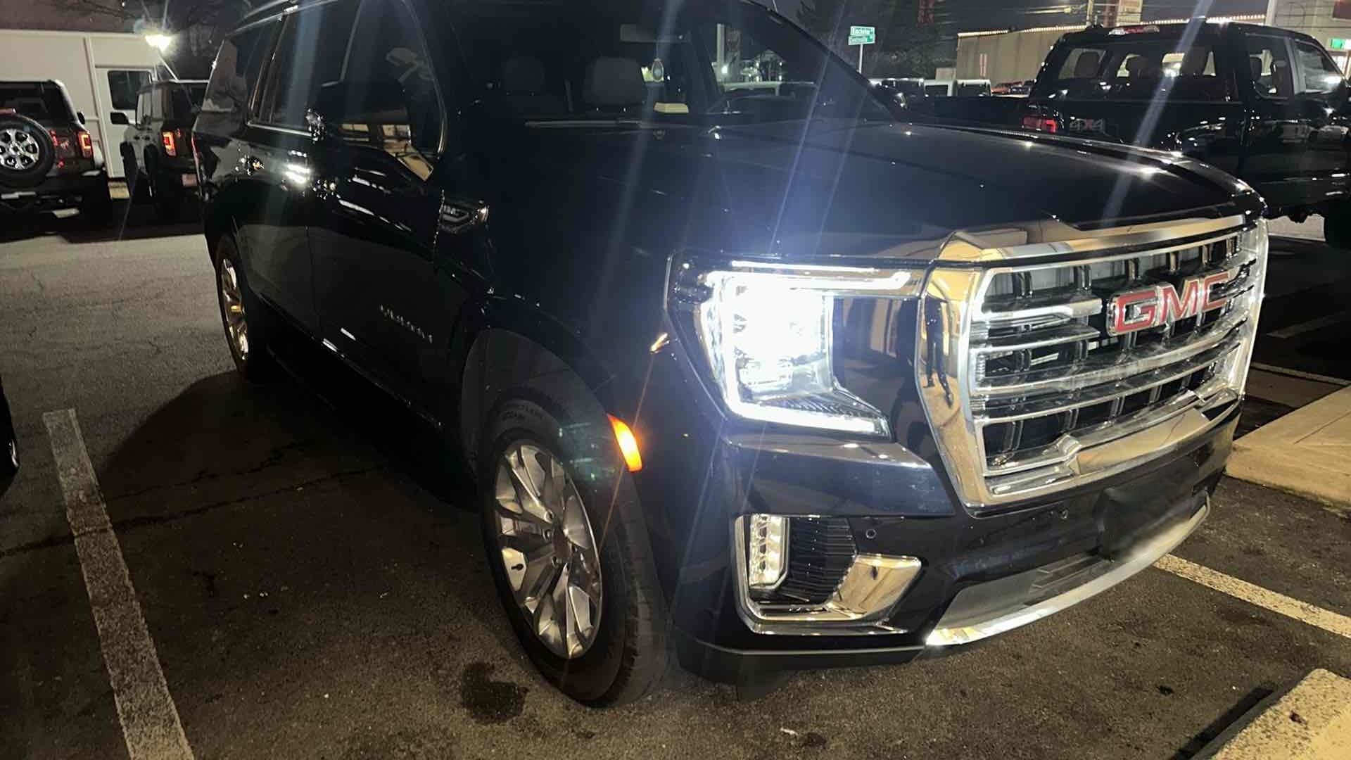 2023 GMC Yukon XL SLT 4WD
