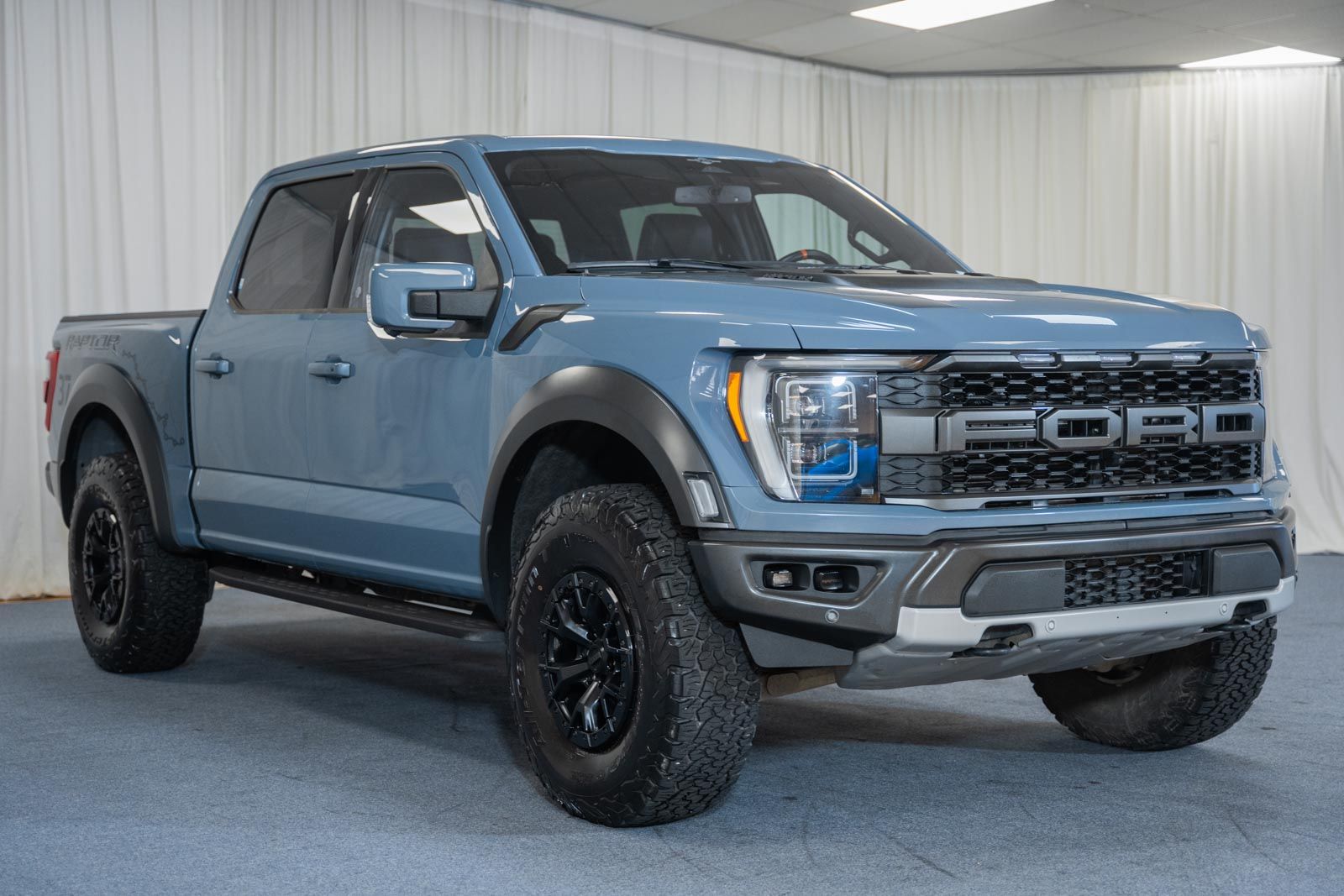 Blue (Azure Gray Metallic Tri-Coat) 2023 Ford F-150 Raptor SuperCrew 4WD Pickup Truck Four-Wheel Drive Automatic