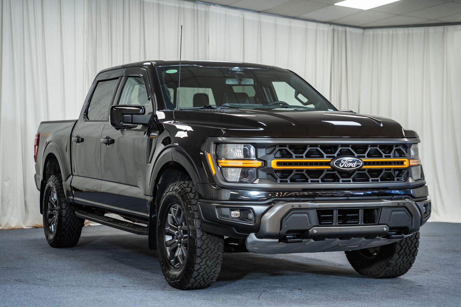 Agate Black Metallic 2025 Ford F-150 Tremor SuperCrew 4WD Pickup Truck Four-Wheel Drive Automatic
