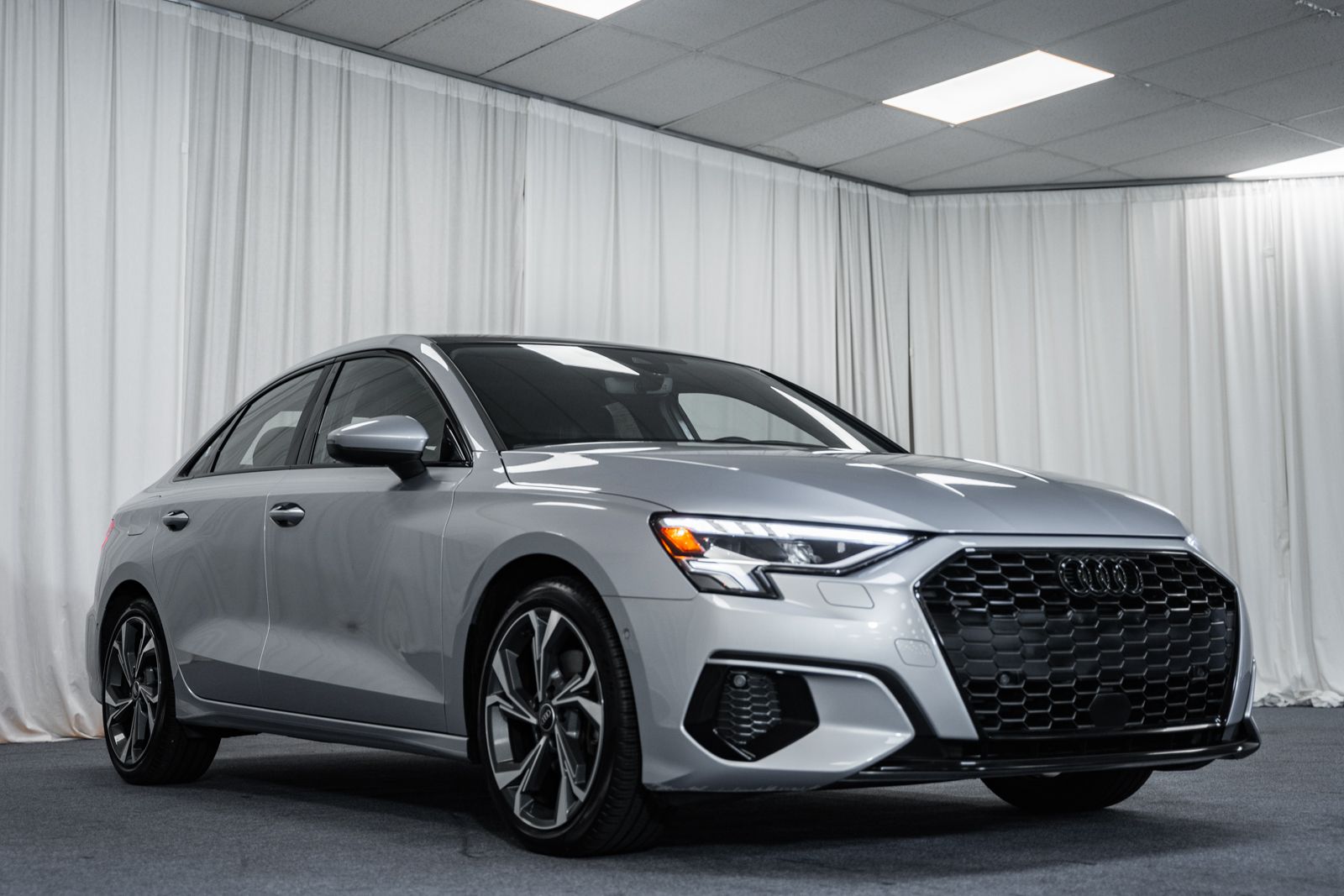 Florett Silver Metallic 2023 Audi A3 40 TFSI Premium FWD Sedan Front-Wheel Drive 7-Speed Automatic