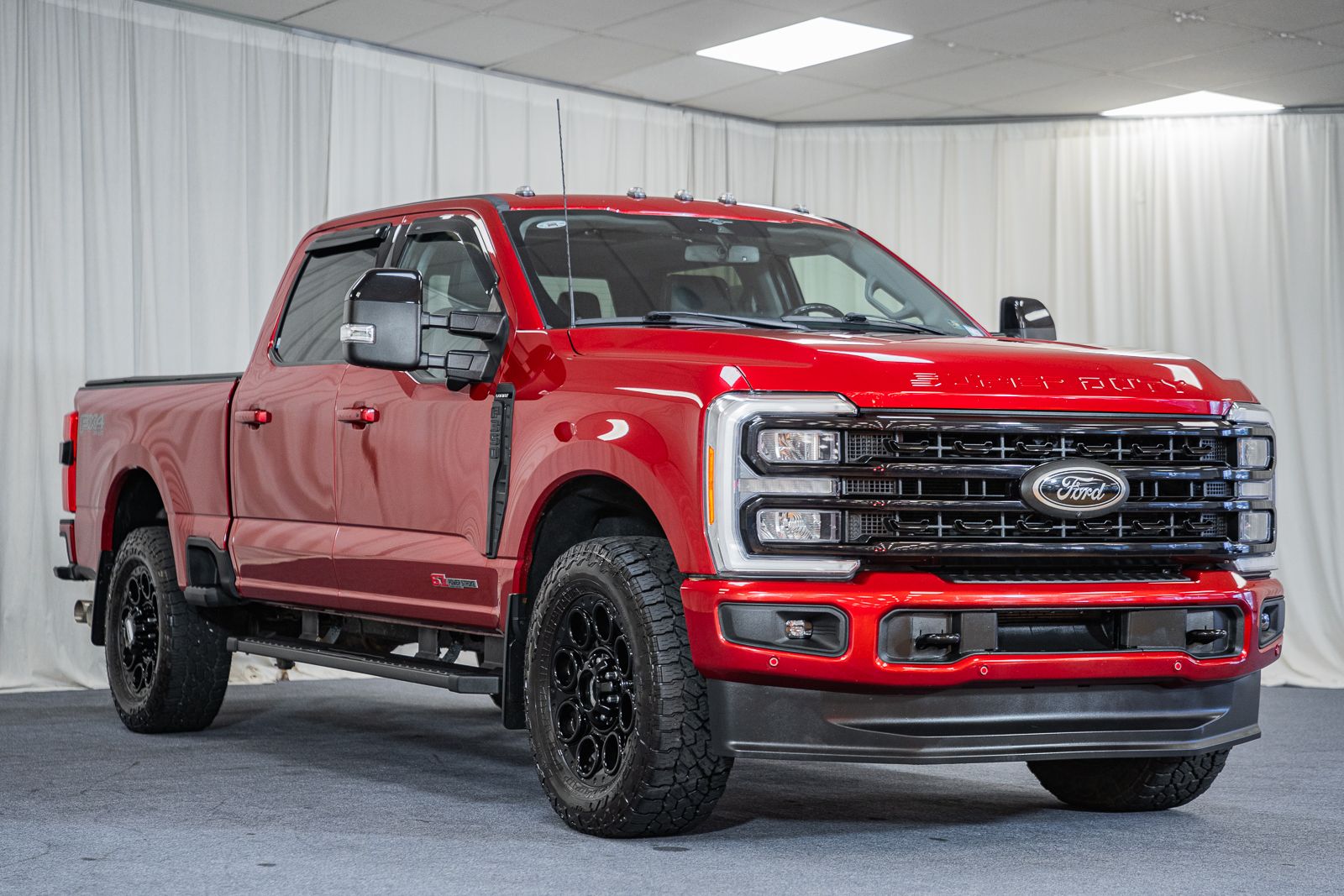 Rapid Red Metallic Tinted Clearcoat 2023 Ford F-350 Super Duty Pickup Truck Four-Wheel Drive Automatic