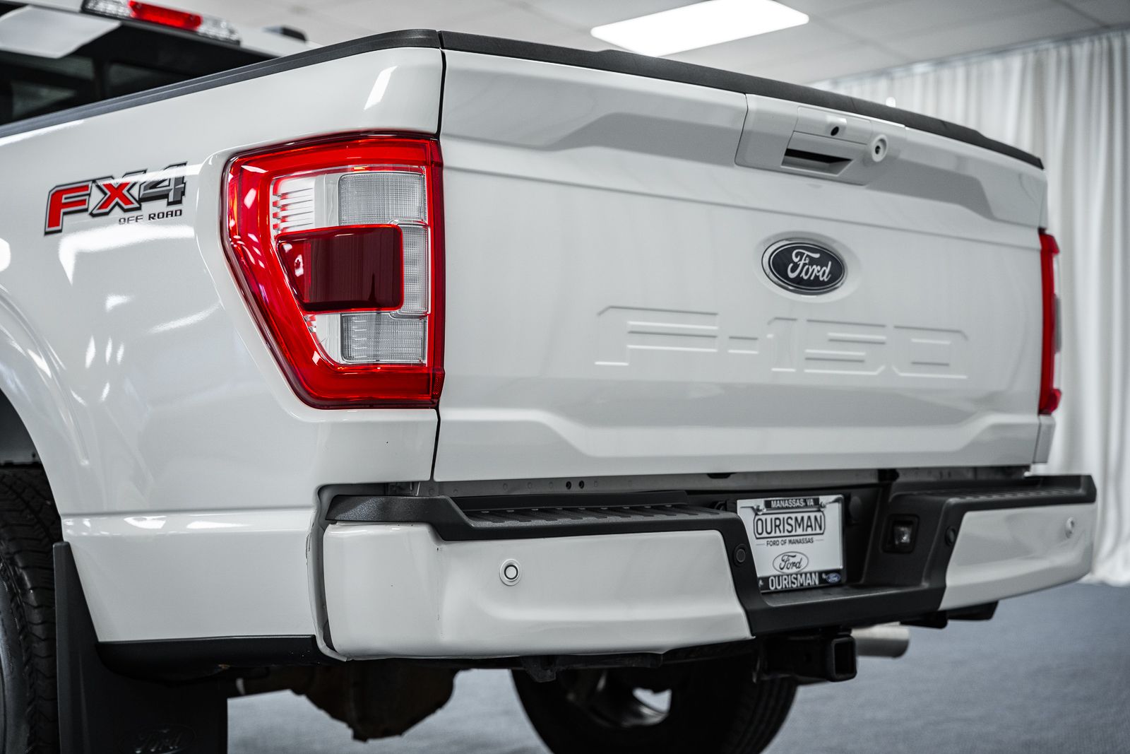 View vehicle photo 6