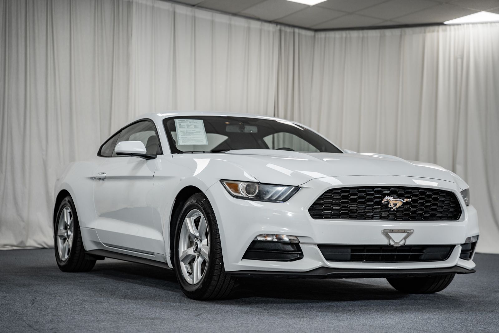 2017 Ford Mustang V6 Coupe RWD