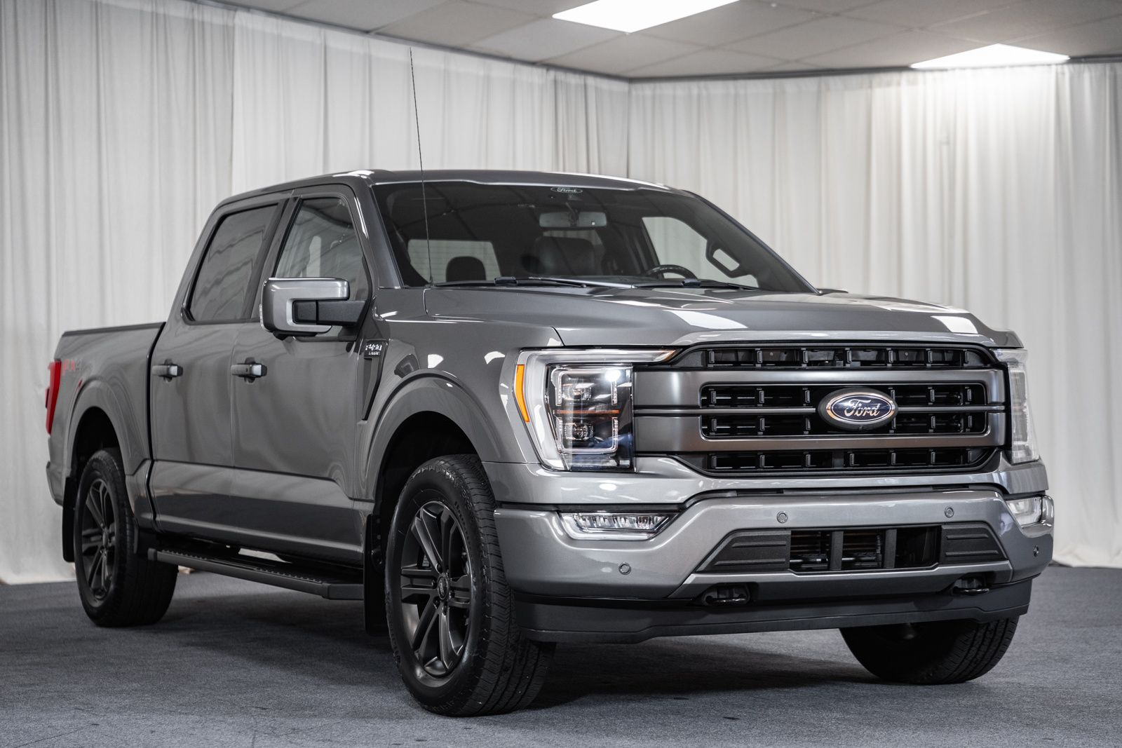 Carbonized Gray Metallic 2021 Ford F-150 Lariat SuperCrew 4WD Pickup Truck Four-Wheel Drive Automatic