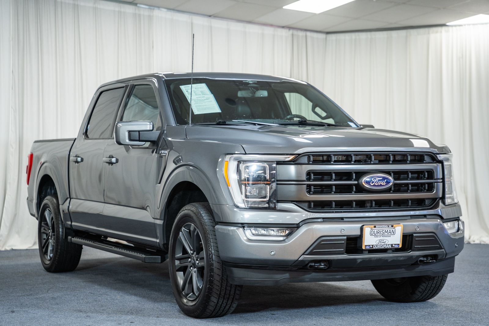 Carbonized Gray Metallic 2023 Ford F-150 Lariat SuperCrew 4WD Pickup Truck Four-Wheel Drive Automatic