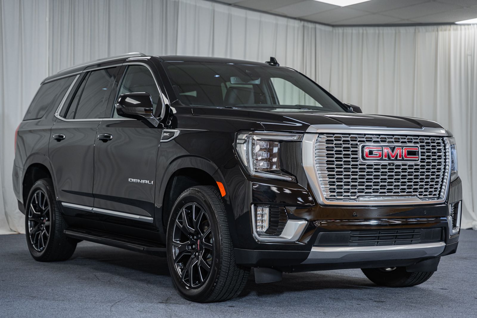 Onyx Black 2024 GMC Yukon SUV / Crossover Four-Wheel Drive 