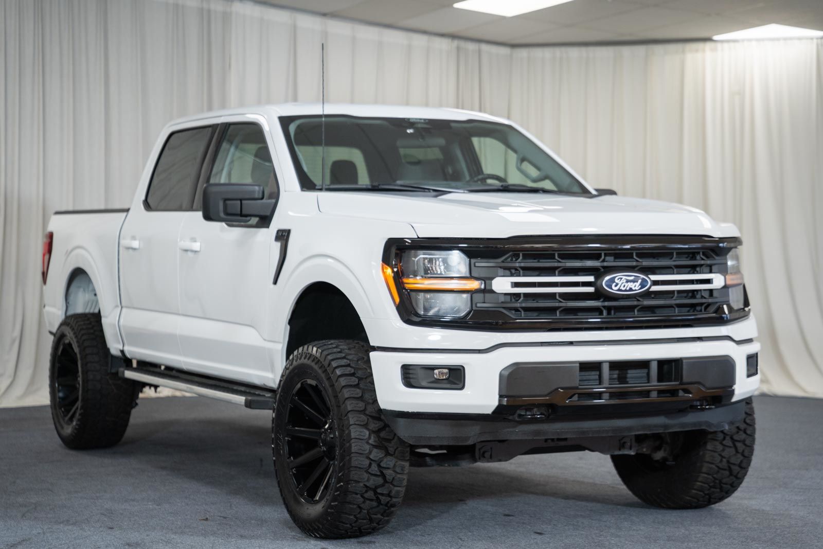 Oxford White 2025 Ford F-150 Pickup Truck Four-Wheel Drive Automatic