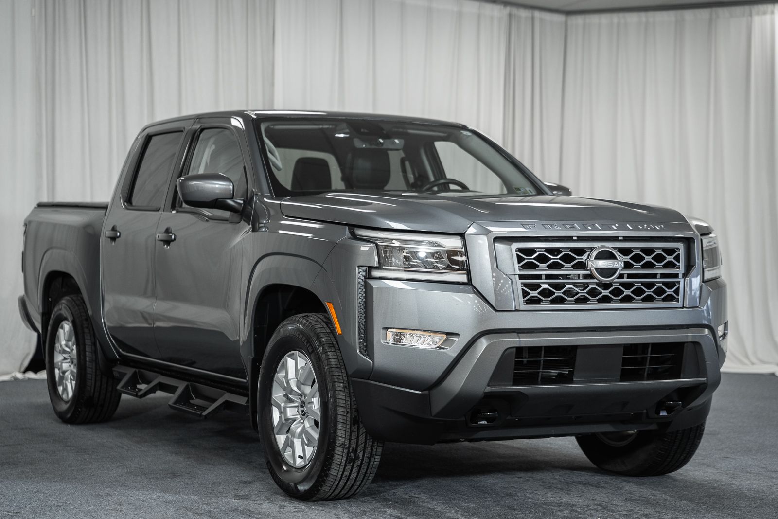 2023 Nissan Frontier SV Crew Cab 4WD