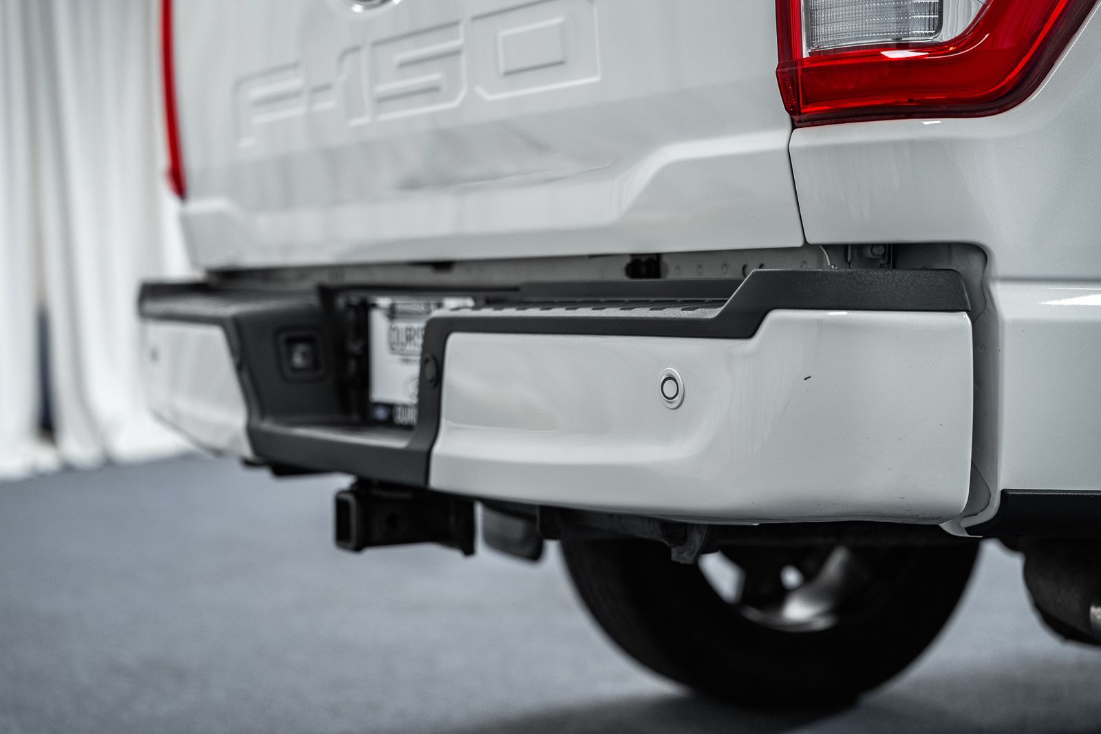 View vehicle photo 7